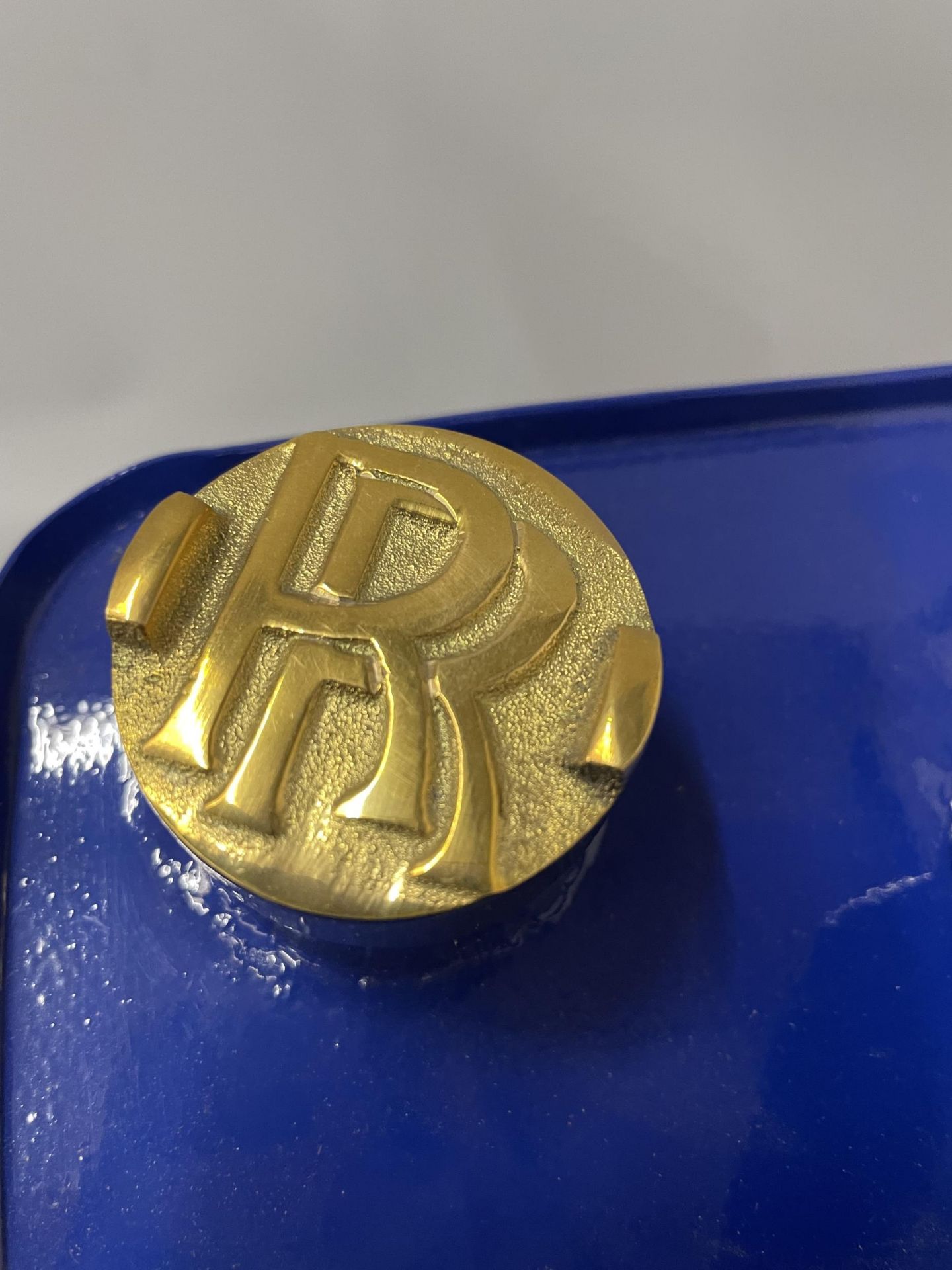 A BLUE ROLLS ROYCE PETROL CAN WITH BRASS TOP - Image 3 of 3
