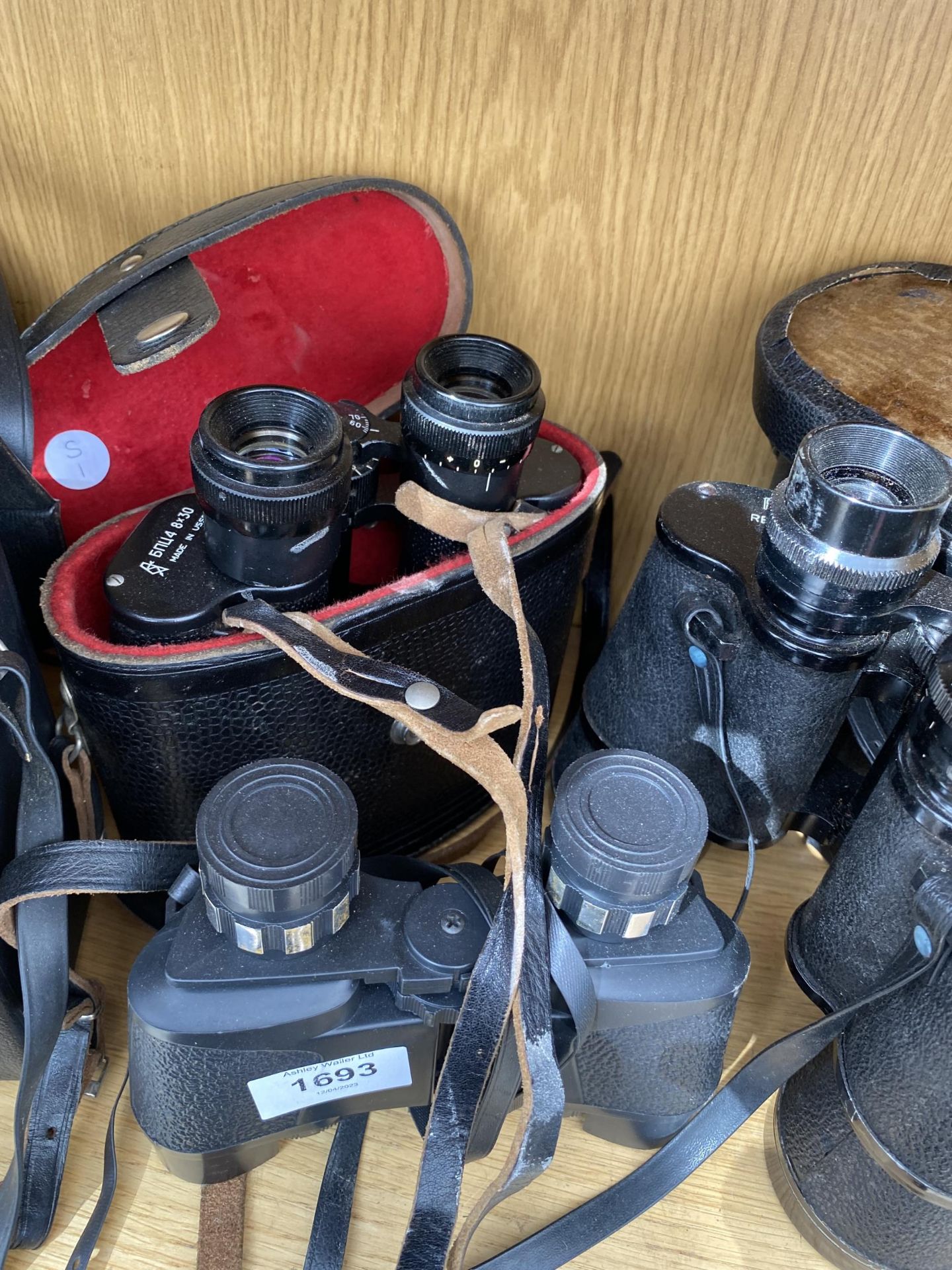 FOUR VARIOUS PAIRS OF BINOCULARS WITH CASES TO INCLUDE PRINZ AND REGENT ETC - Image 3 of 4