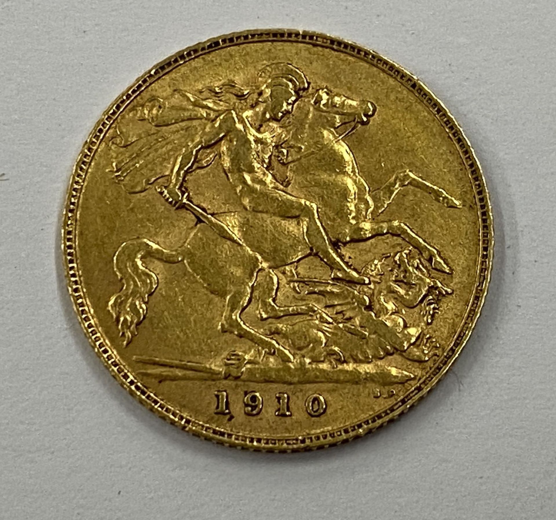 AN EDWARD VII 1910 GOLD HALF SOVEREIGN COIN