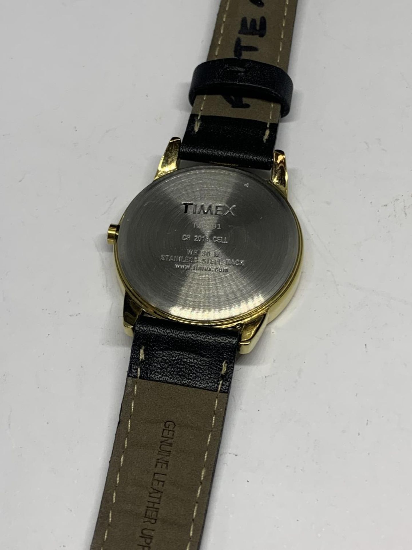 A TIMES INDIGLO WRIST WATCH SEEN WORKING BUT NO WARRANTY - Image 3 of 3