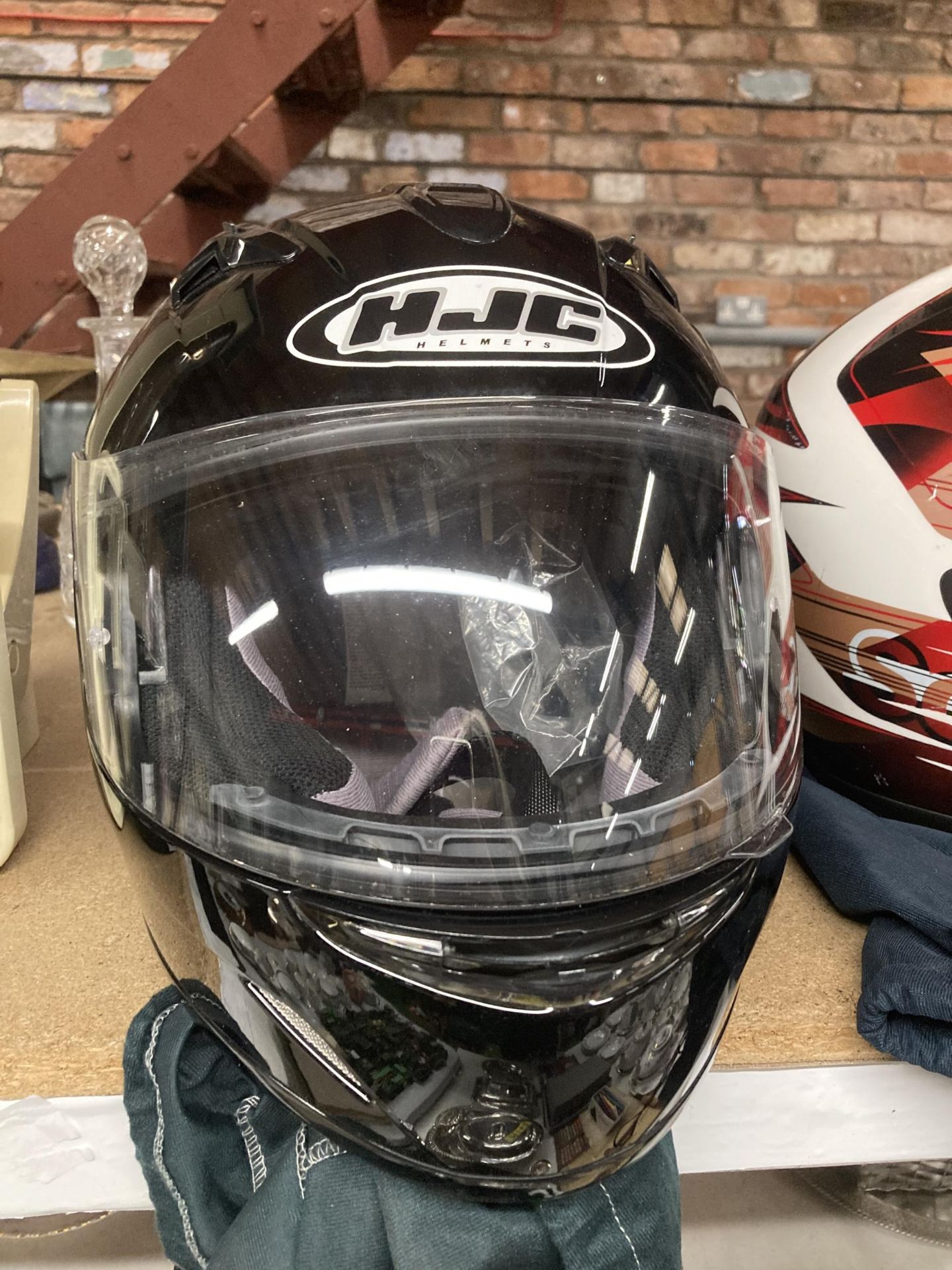 AQ HJC MOTORCYCLE HELMET WITH BAG