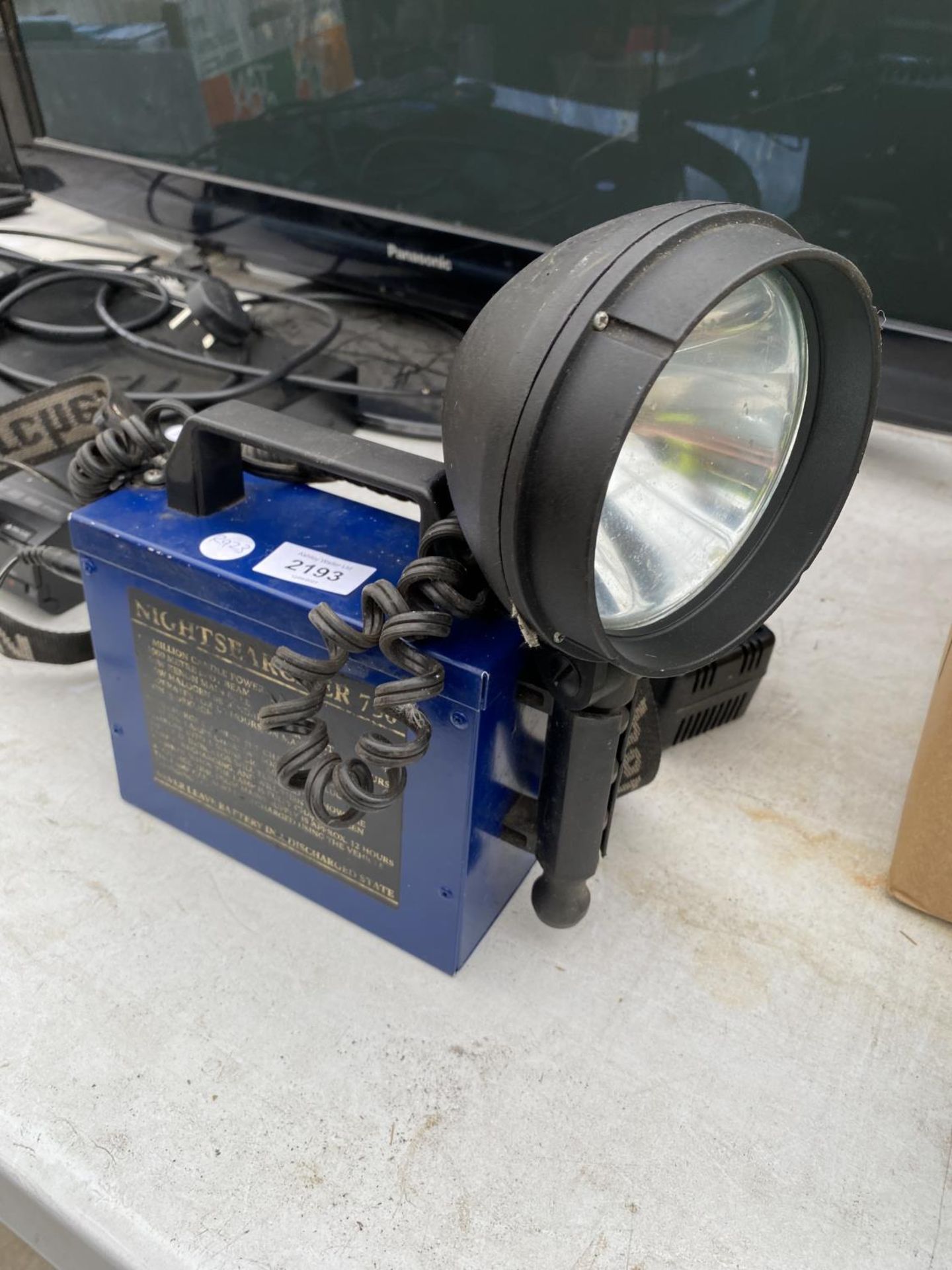 A NIGHTSEARCHER 750 LAMP