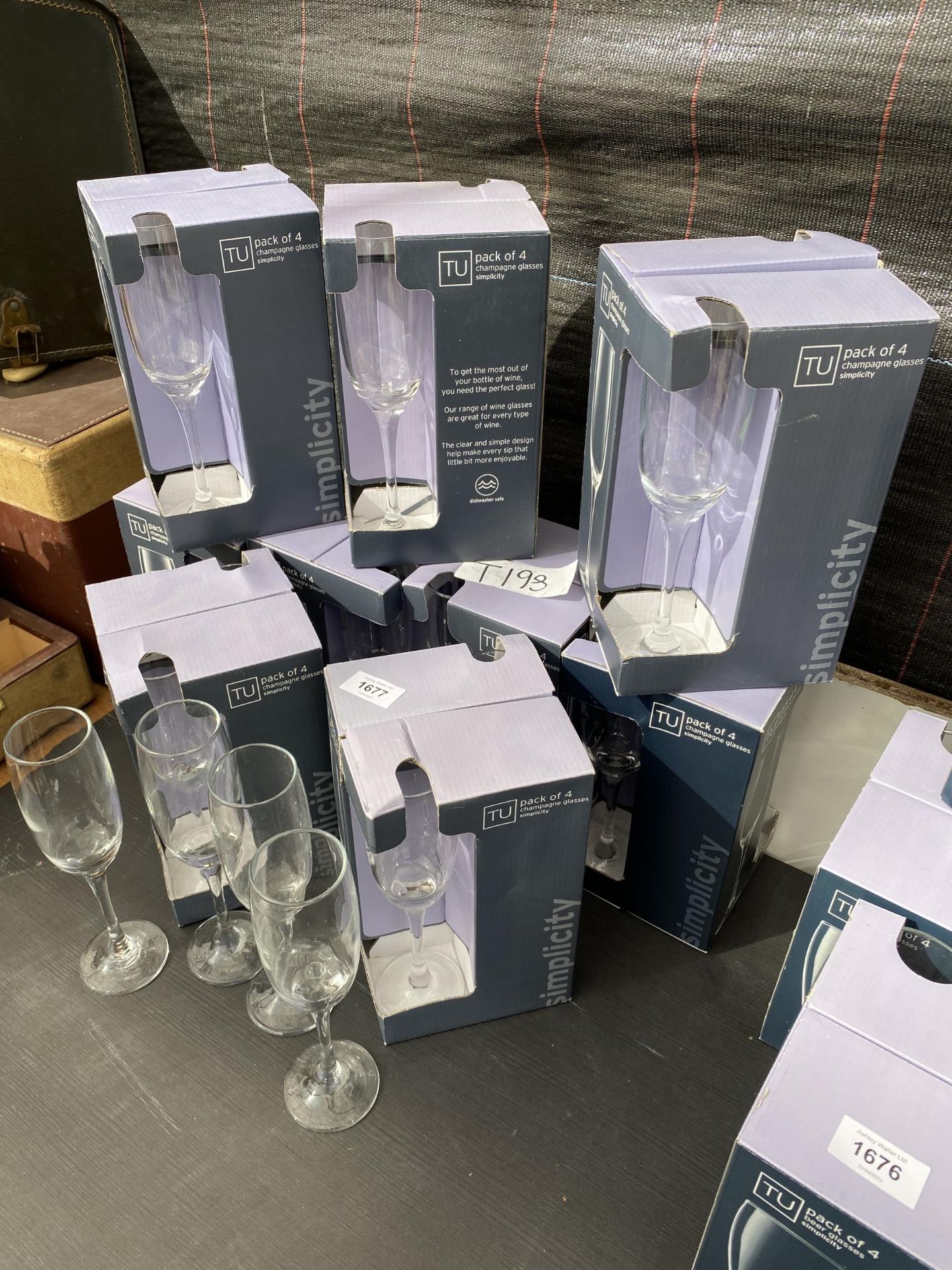 NINE BOXES OF FOUR NEW CHAMPAGNE FLUTES PLUS FOUR UNBOXED - Image 2 of 2