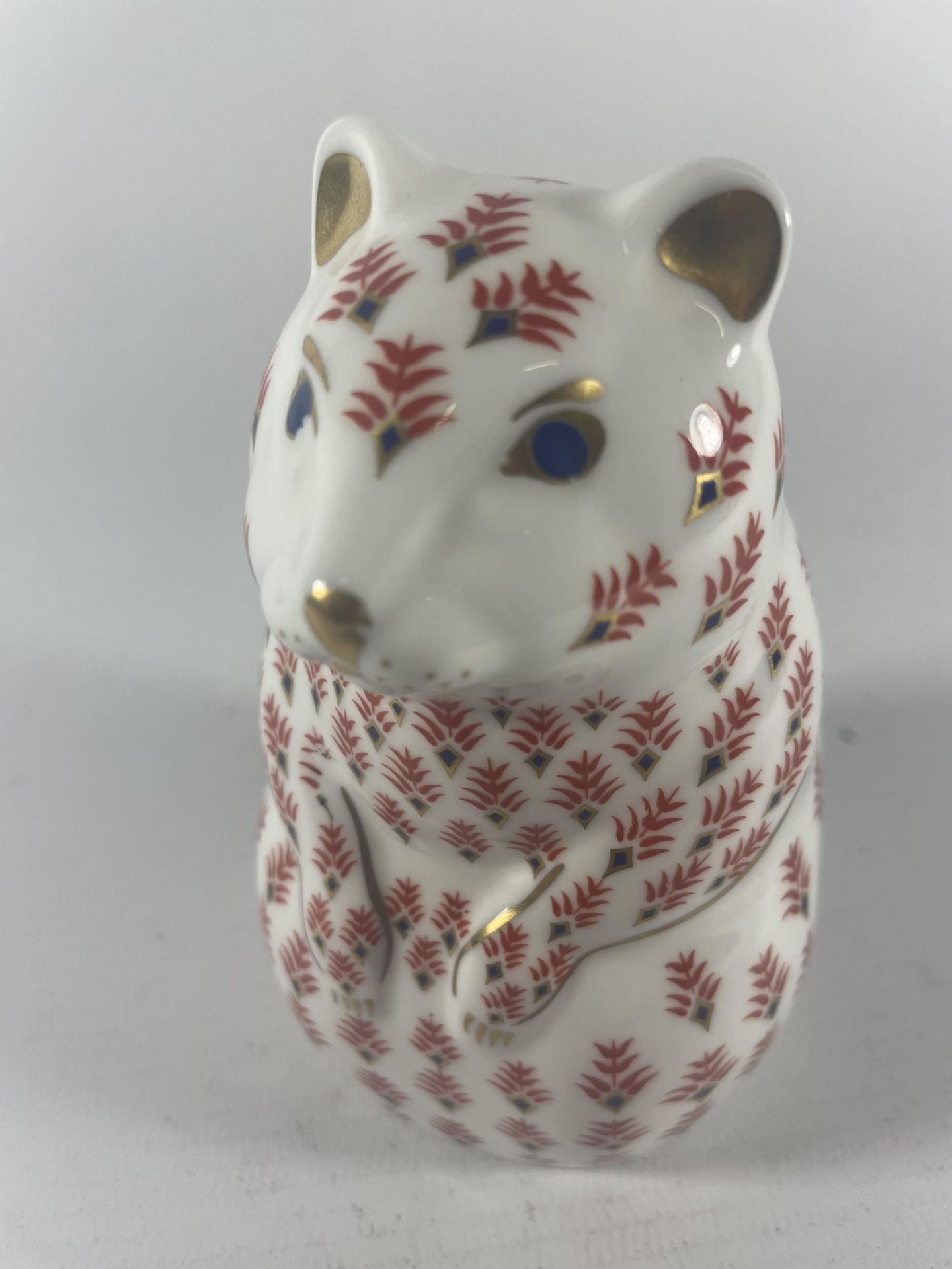 A ROYAL CROWN DERBY HAMSTER PAPERWEIGHT WITH GOLD STOPPER - Image 4 of 5
