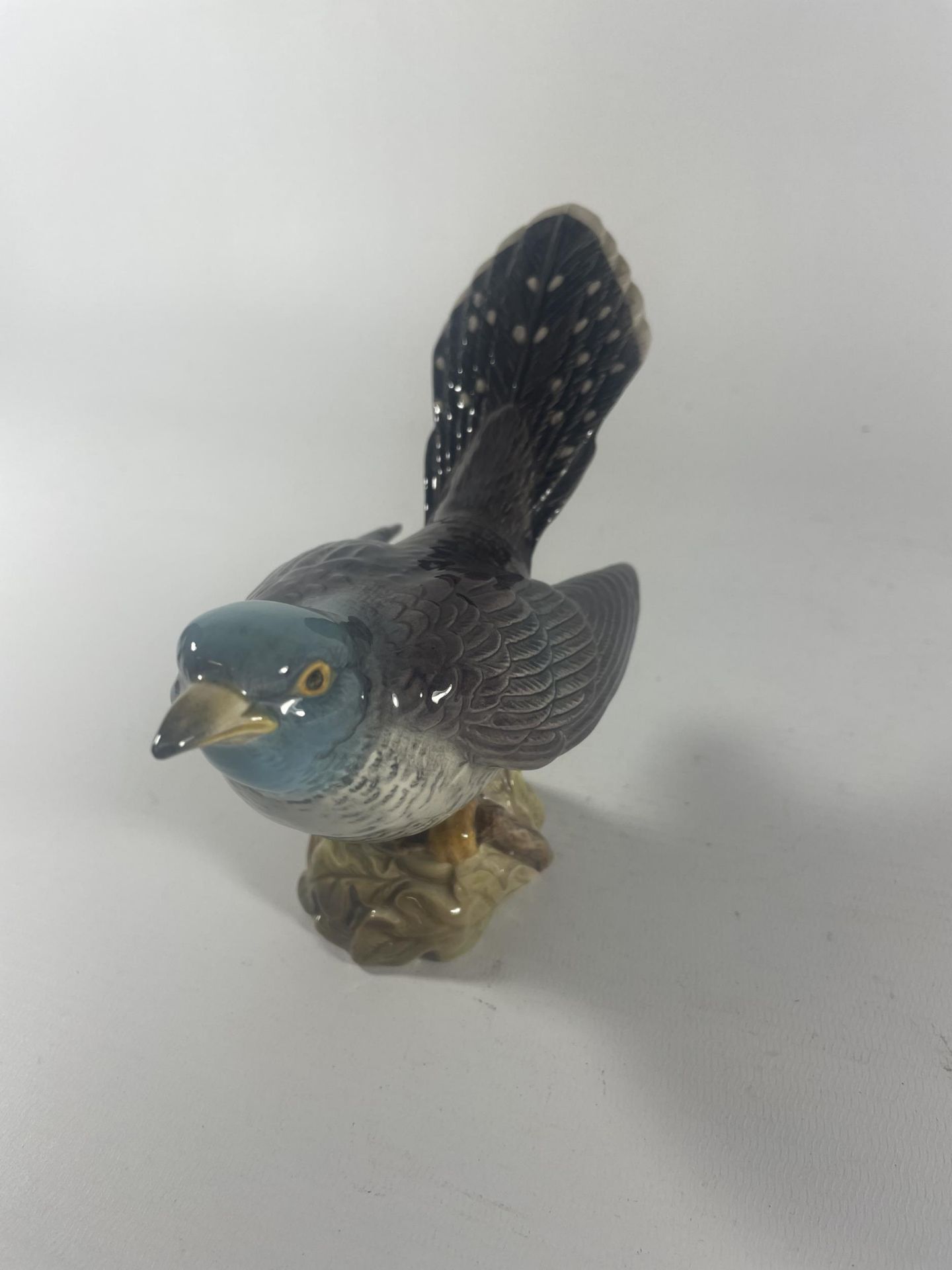 A BESWICK NO.2315 CUCKOO BIRD FIGURE - Image 2 of 5