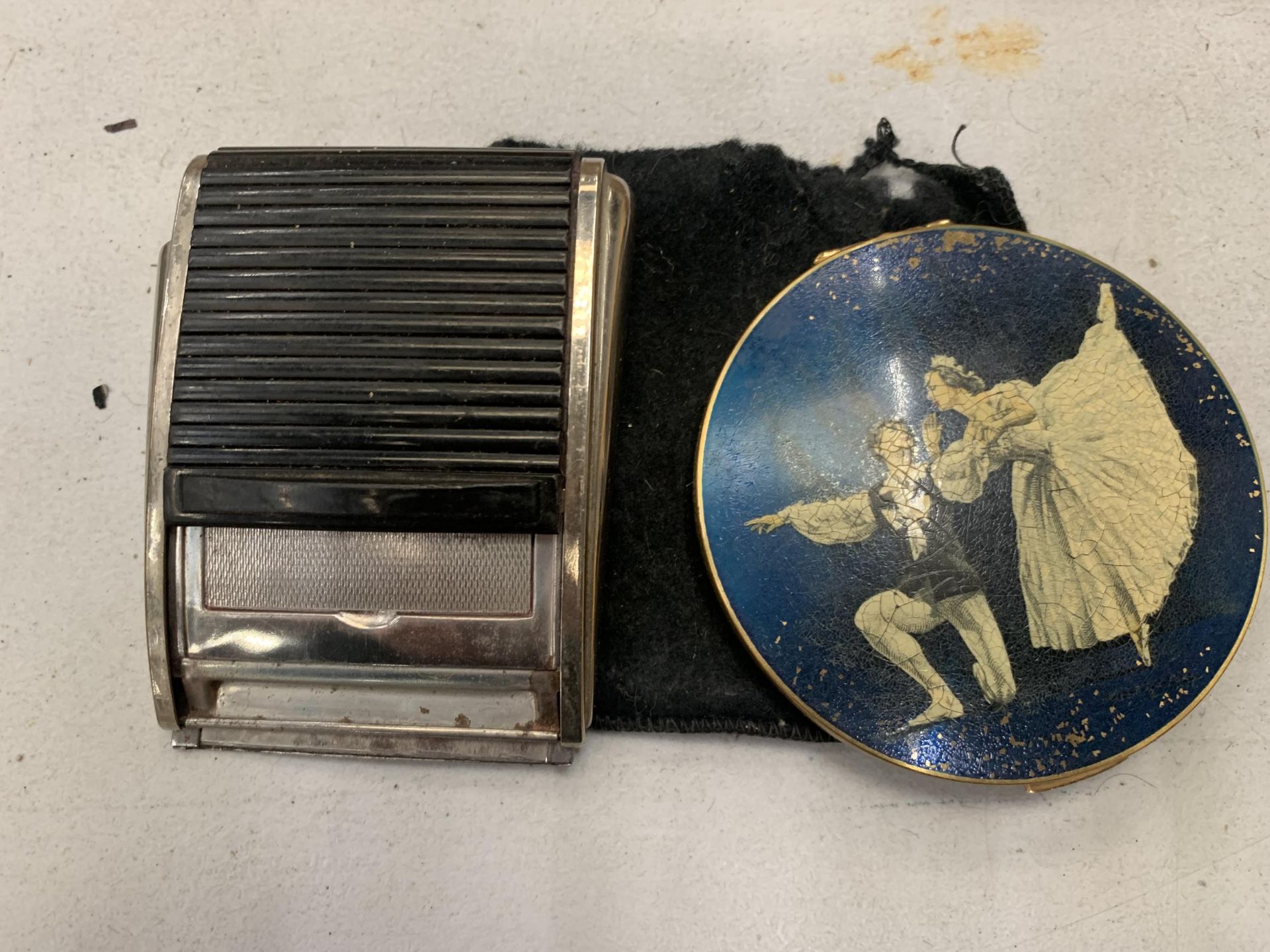 A VINTAGE STRATTON AND AN ART DECO ROLL TOP DESK COMPACT