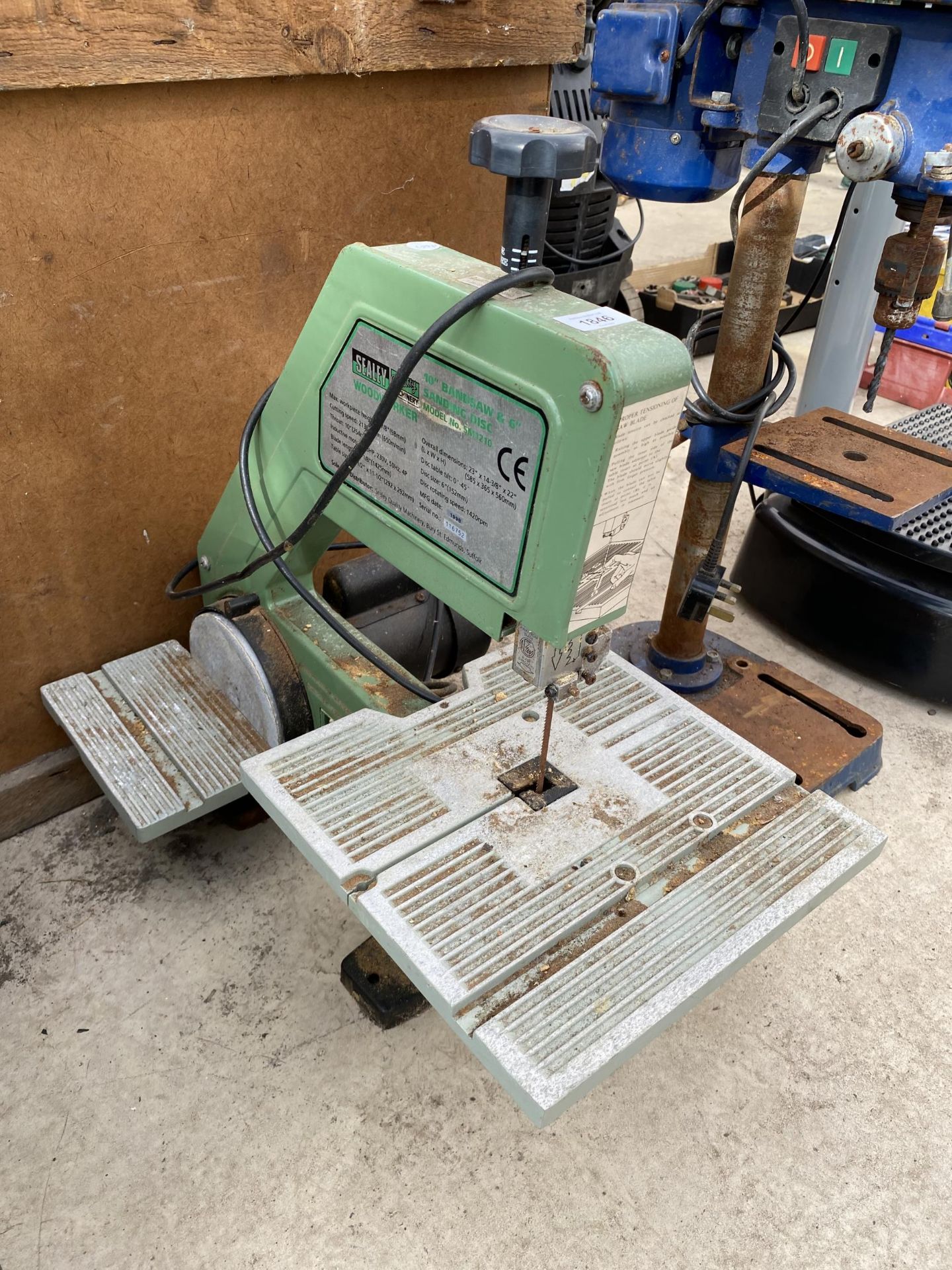 A SEALEY WORKBENCH BAND SAW