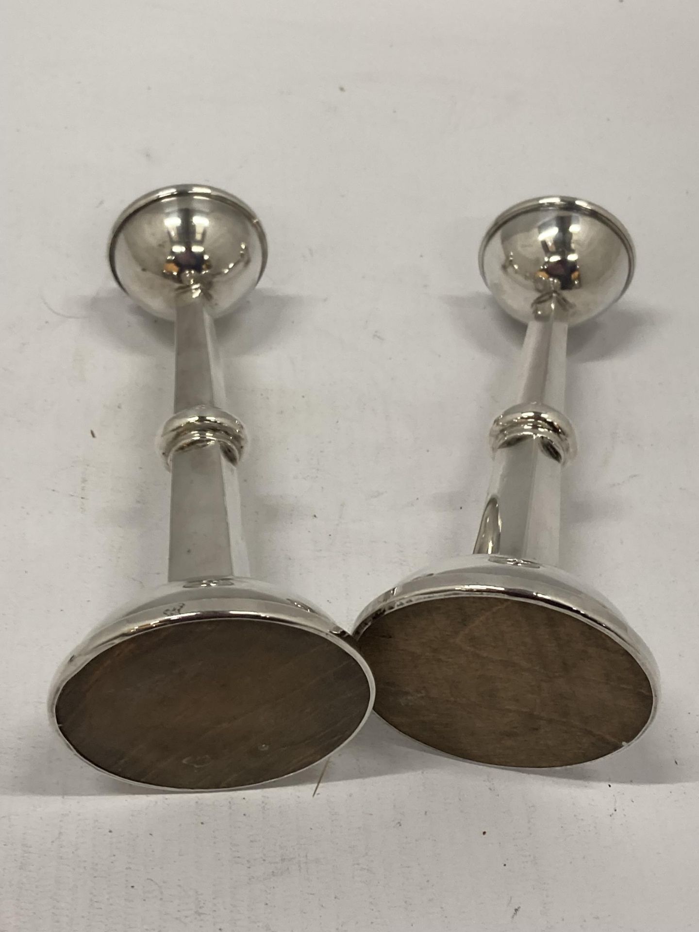 A PAIR OF ART DECO SILVER CANDLESTICKS, HALLMARKS FOR BIRMINGHAM, 1924, MAKERS HARRISON & HIPWOOD, - Image 3 of 3