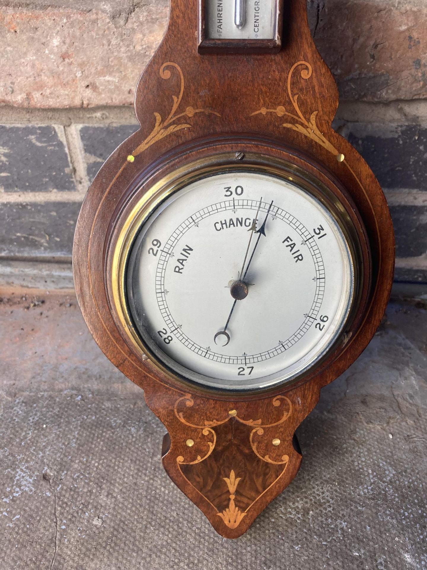 A MAHOGANY CASED BAROMETER WITH EDWARDIAN STYLE INLAY - Image 4 of 5