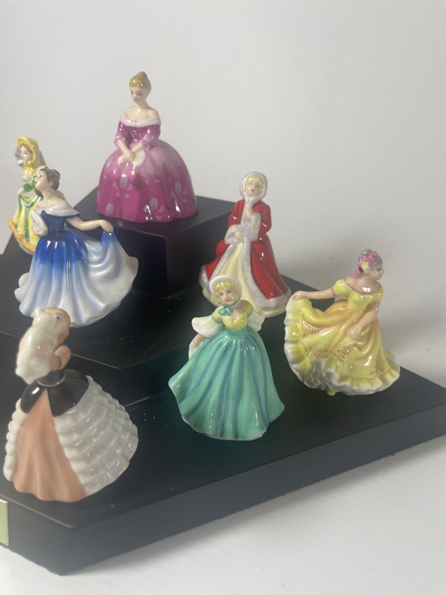 A GROUP OF TEN ROYAL DOULTON MINIATURE LADY FIGURES ON ROYAL DOULTON DISPLAY STAND - Image 2 of 4