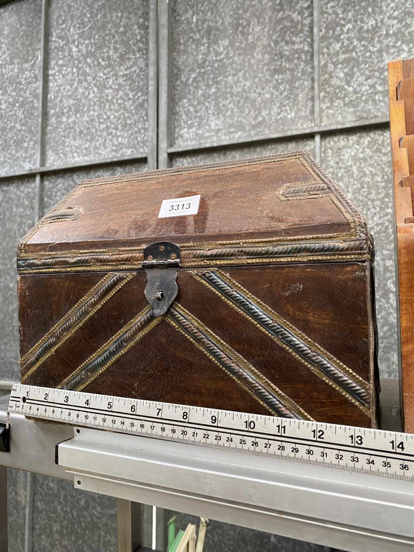 A VINTAGE INDIAN HARDWOOD + EMBOSSED BRASS BOX + FOUR DIVISION 'VICTORIA INSURANCE' LETTER RACK - Image 2 of 3