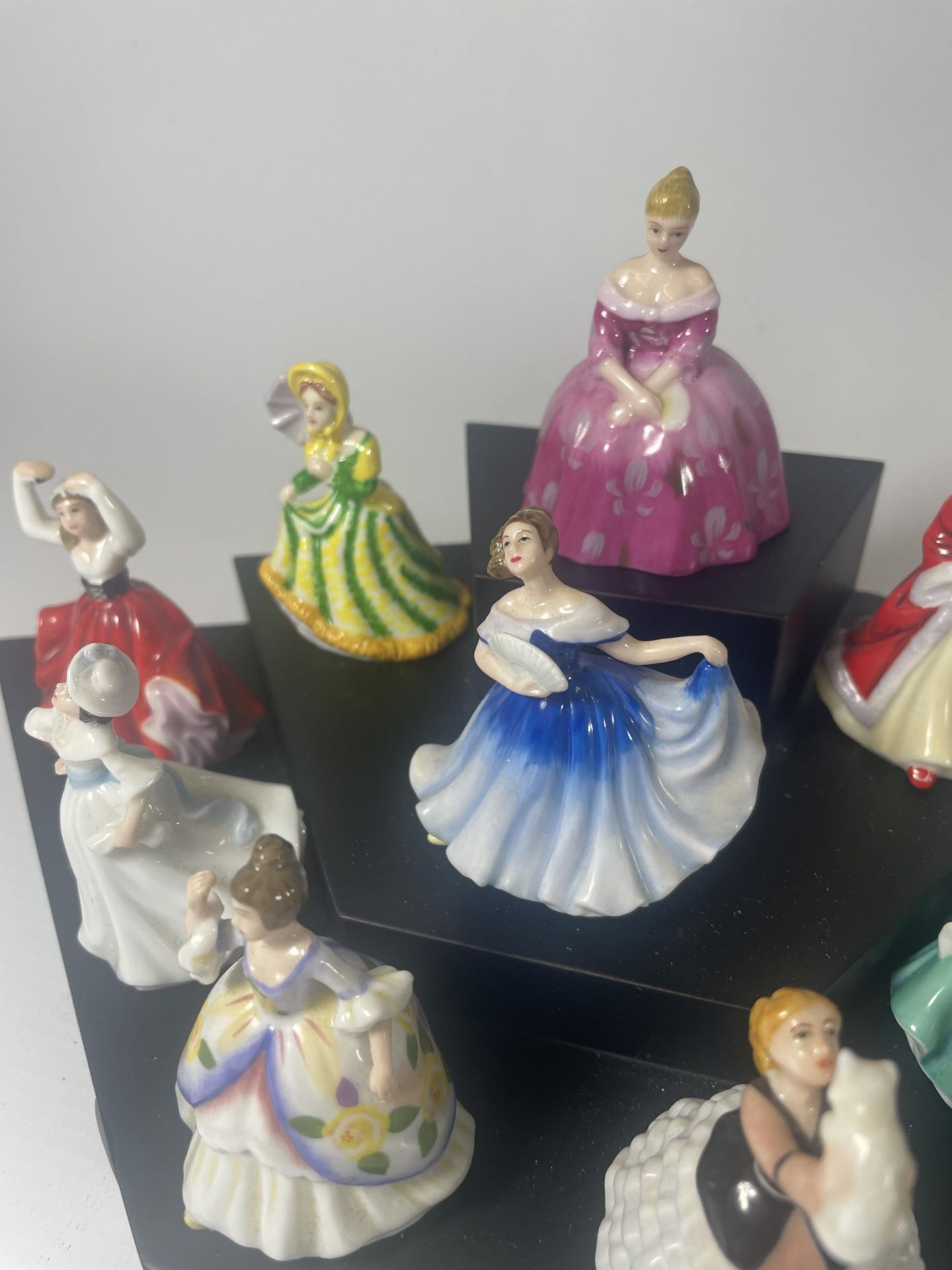 A GROUP OF TEN ROYAL DOULTON MINIATURE LADY FIGURES ON ROYAL DOULTON DISPLAY STAND - Image 3 of 4