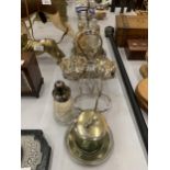 A QUANTITY OF SILVER PLATE AND GLASS CONDIMENTS TO INCLUDE A SUGAR SHAKER, PRESERVE POT, ETC