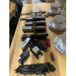 A QUANTITY OF VINTAGE TRAINS, CARRIAGES, ACCESSORIES AND VEHICLES