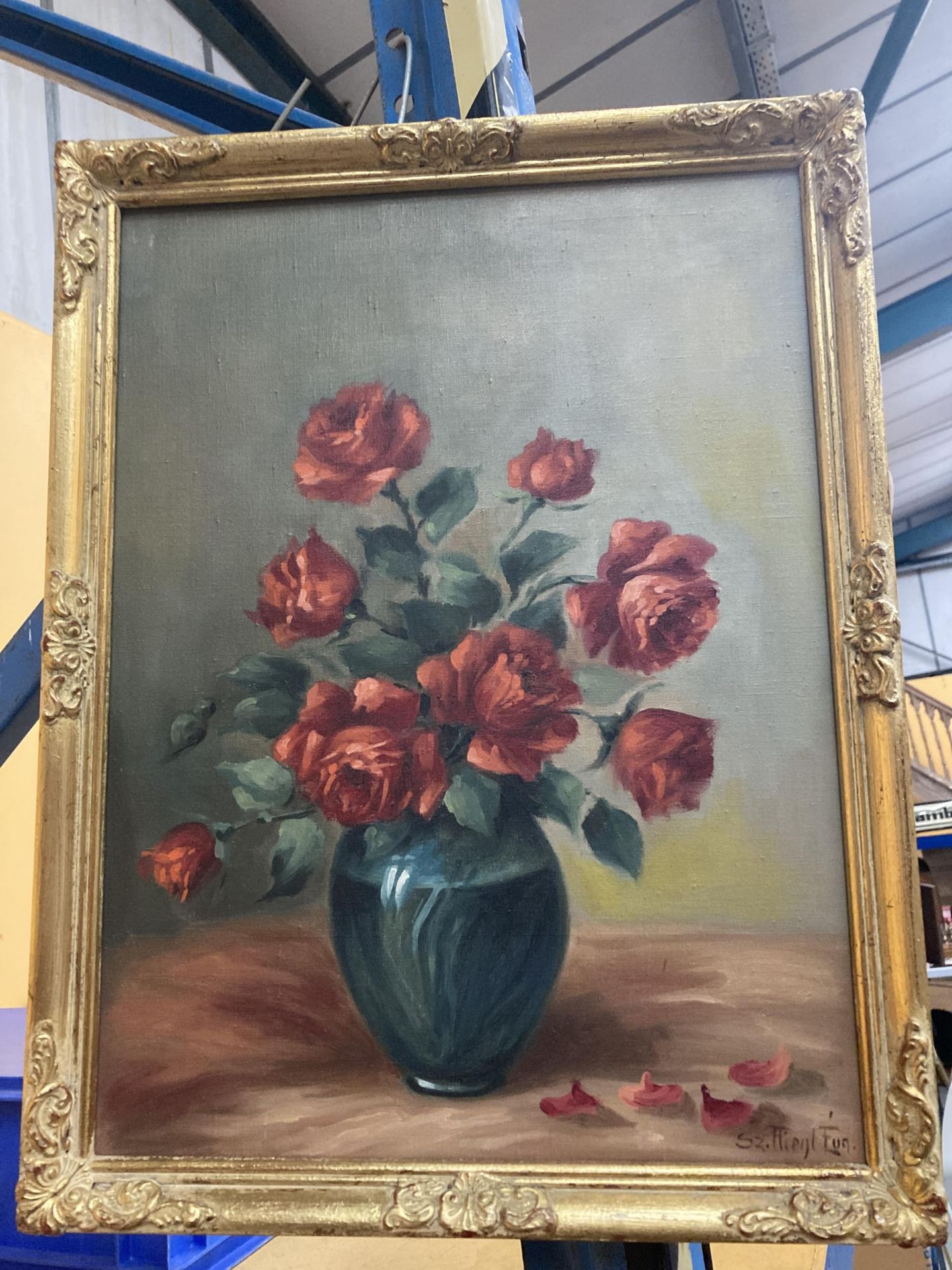 AN OIL ON BOARD STILL LIFE PAINTING OF A VASE OF ROSES, SIGNED 34CM X 44CM