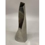 A CATHERINE TUTT, SHEFFIELD ABSTRACT DESIGN PEWTER TWIST VASE, HEIGHT 25CM, SIGNED TO BASE