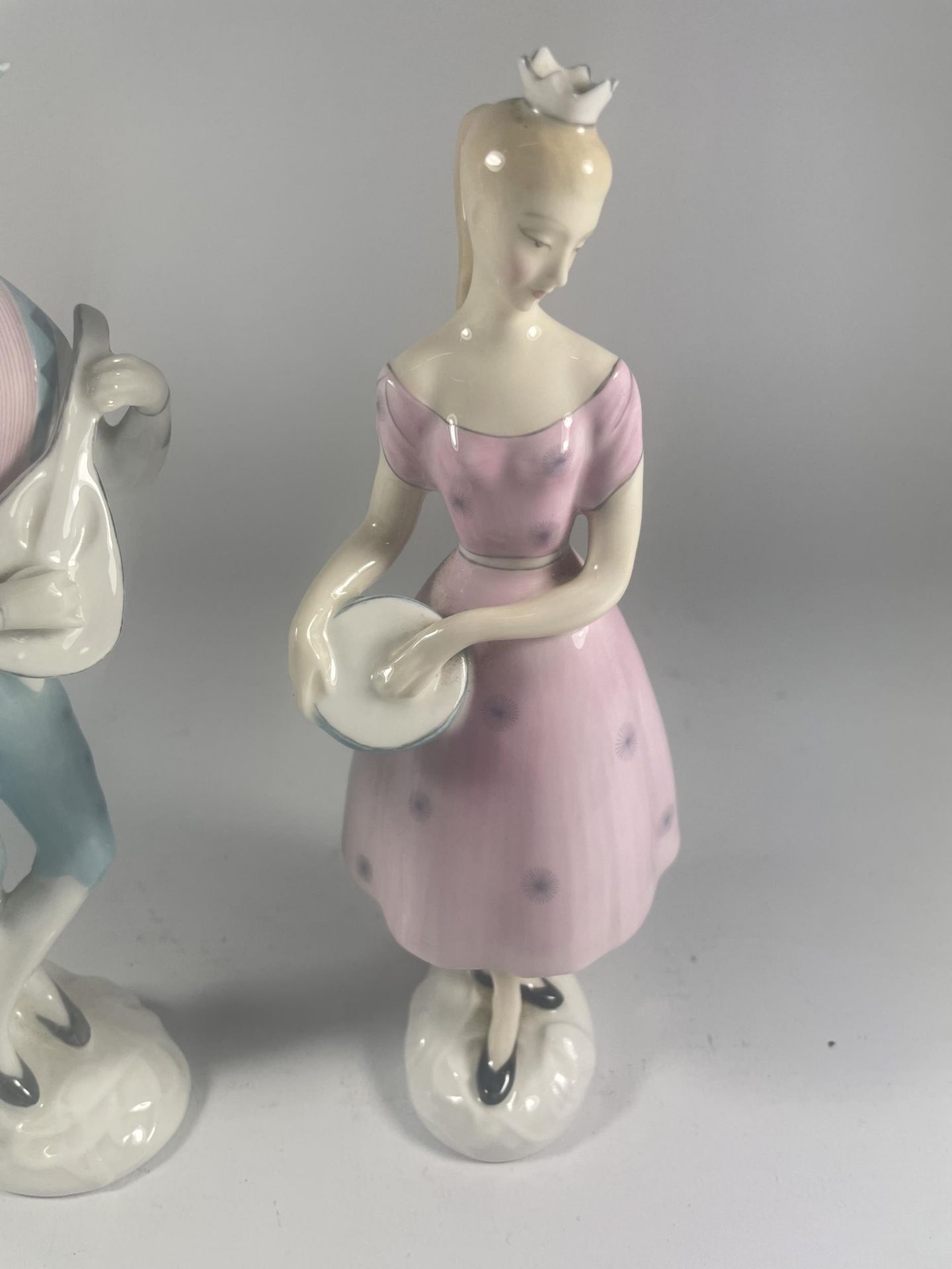 TWO ROYAL DOULTON FIGURES - COLUMBINE HN2185 & HARLEQUIN HN2186 - Image 4 of 5