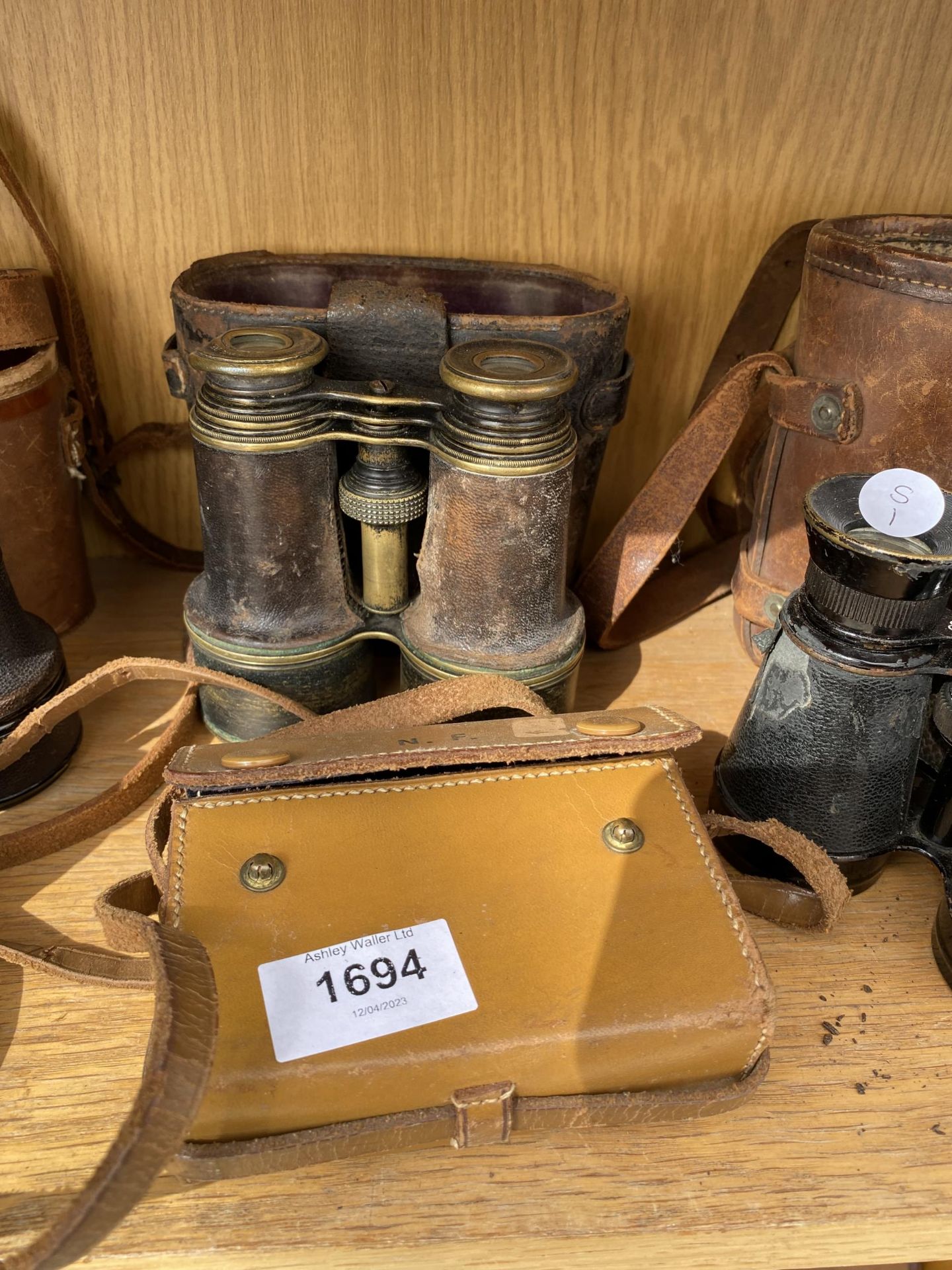 FIVE PAIRS OF VARIOUS BINOCULARS WITH CARRY CASES - Image 3 of 4