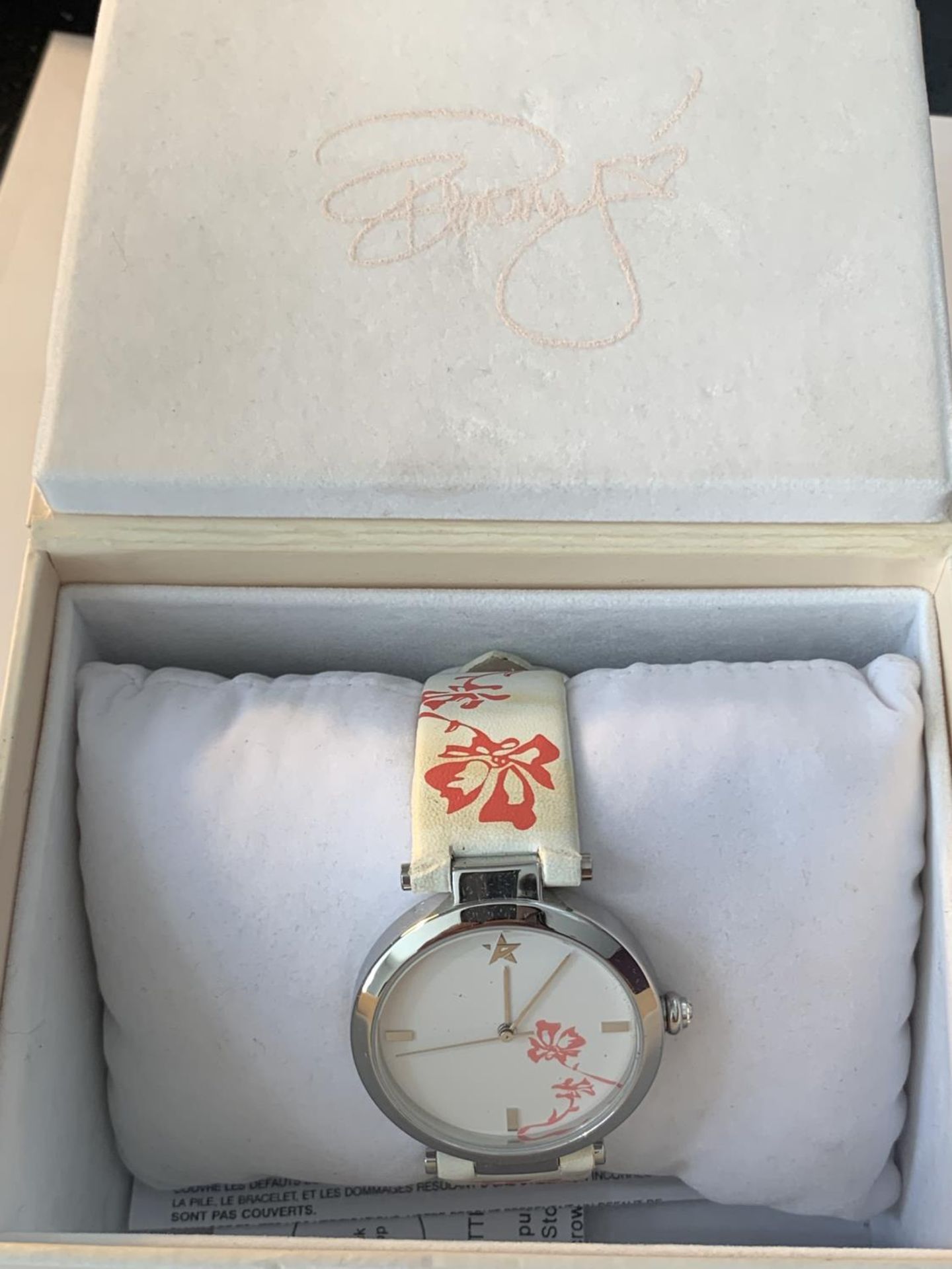 A PAMELA ANDERSON WRISTWATCH IN A PRESENTATION BOX SEEN WORKING BUT NO WARRANTY - Image 3 of 3