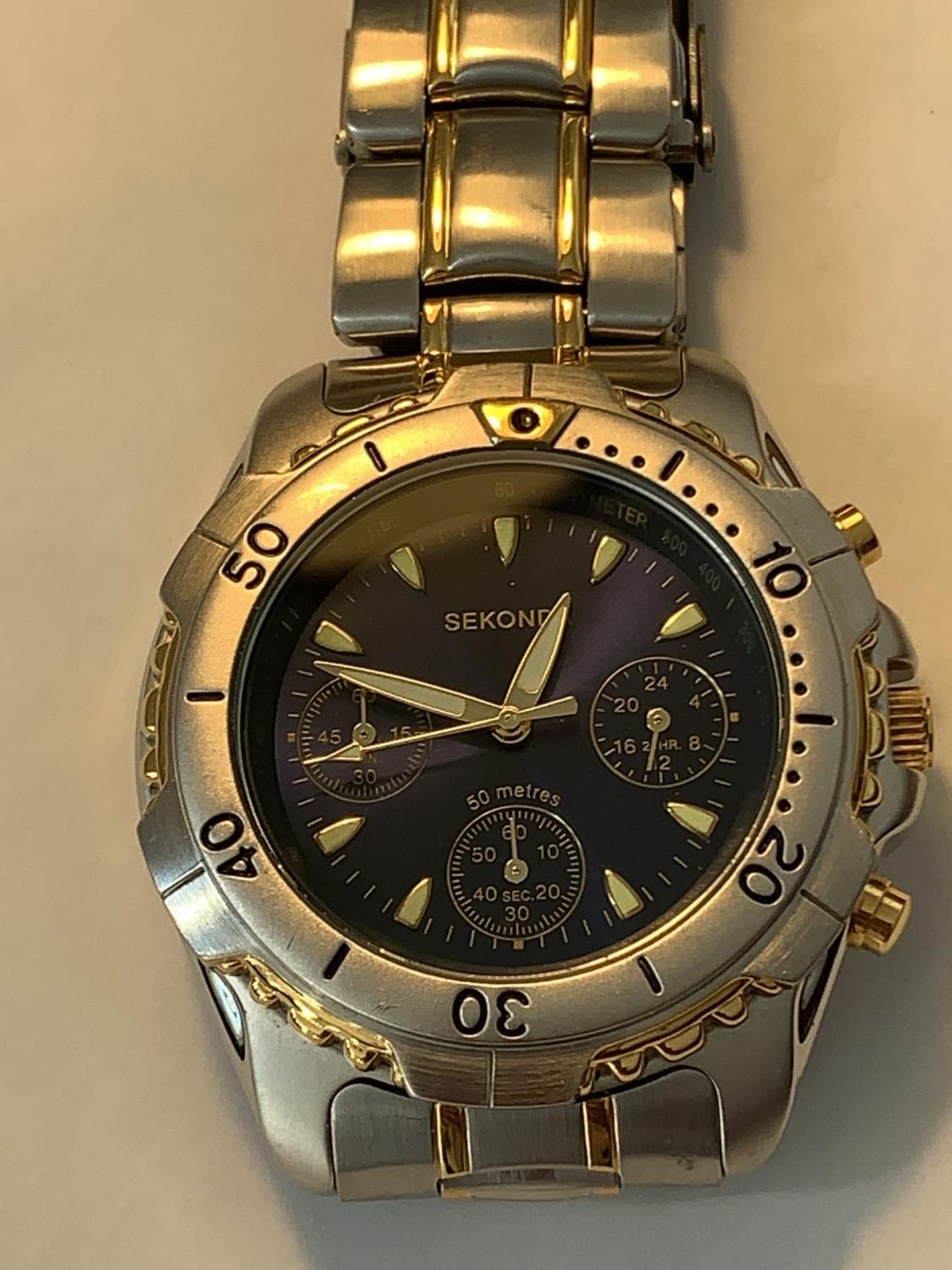 A SECONDA WRISTWATCH SEEN WORKING BUT NO WARRANTY - Image 2 of 3