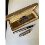 A BOXED SHEAFFER FOUNTAIN PEN WITH 14K NIB