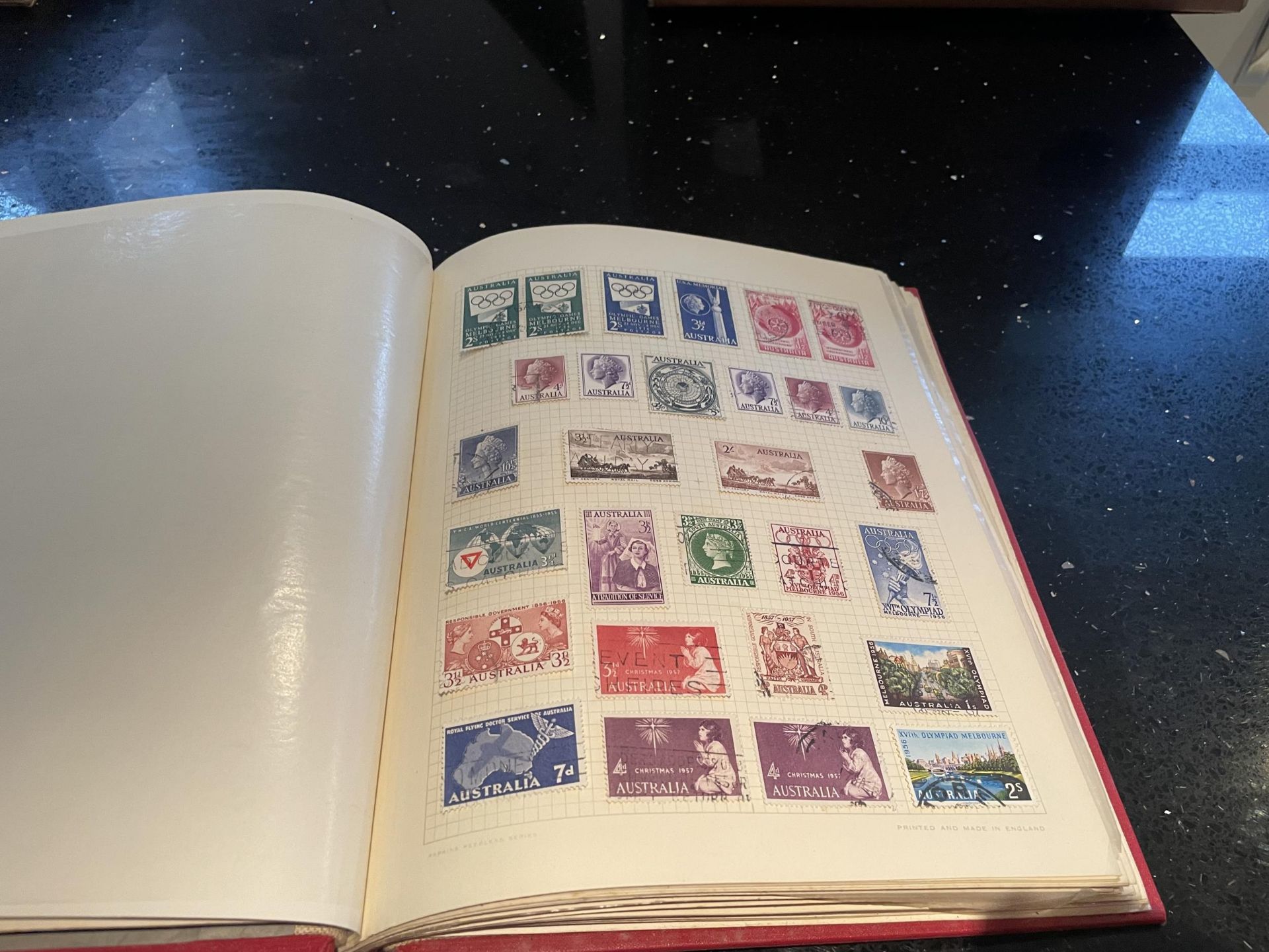 THE SENATOR STAMP ALBUM OF COMMONWEALTH AND WORLD STAMPS - Image 3 of 5