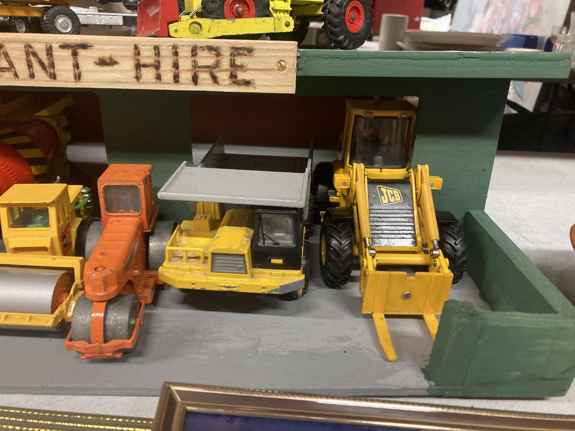 A PLANT HIRE GARAGE WITH TWELVE VARIOUS VEHICLES AND MACHINES - Image 3 of 5