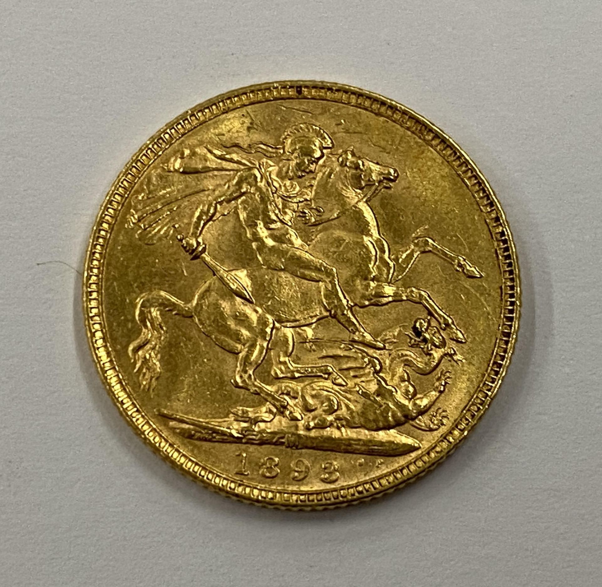 A VICTORIAN 1893 GOLD FULL SOVEREIGN COIN - MELBOURNE MINT