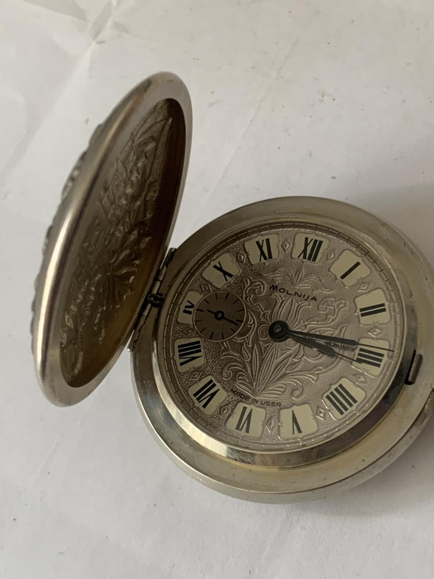 A POCKET WATCH WITH IMPERIAL RUSSIAN EAGLE ON THE FRONT AND A POLISH EAGLE TO THE REAR - Image 3 of 4