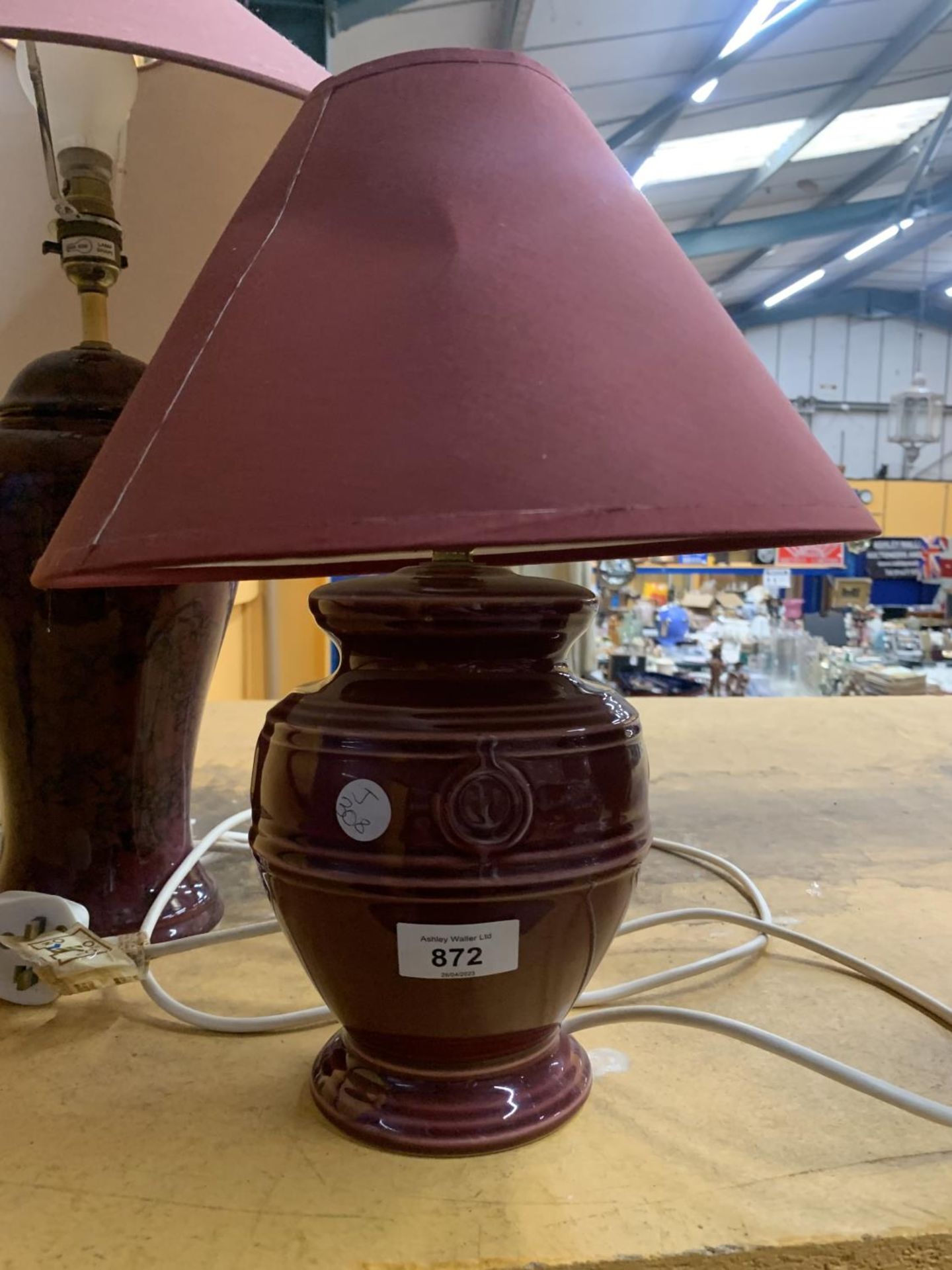 TWO BURGUNDY CERAMIC TABLE LAMPS WITH SHADES - Image 2 of 3