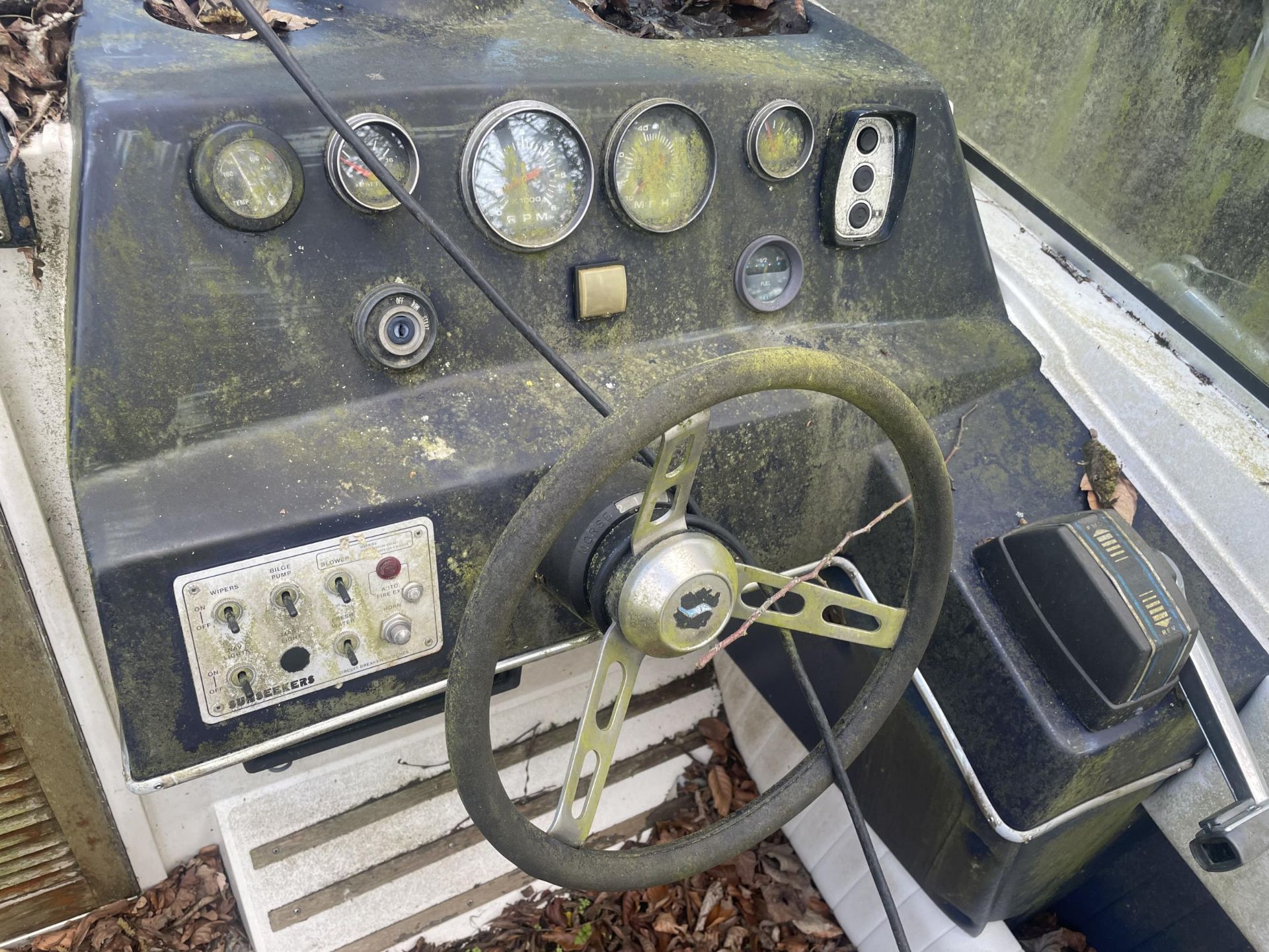 A SUNSEEKER PORTOFINO XPS21 MOTOR BOAT - A RESTORATION PROJECT, THE BOAT INCLUDES ITS MERCRUISER 3 - Image 12 of 32