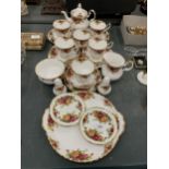 A ROYAL ALBERT OLD COUNTRY ROSES PART TEA SET AND FURTHER ITEMS, TWENTY FIVE PIECES IN TOTAL