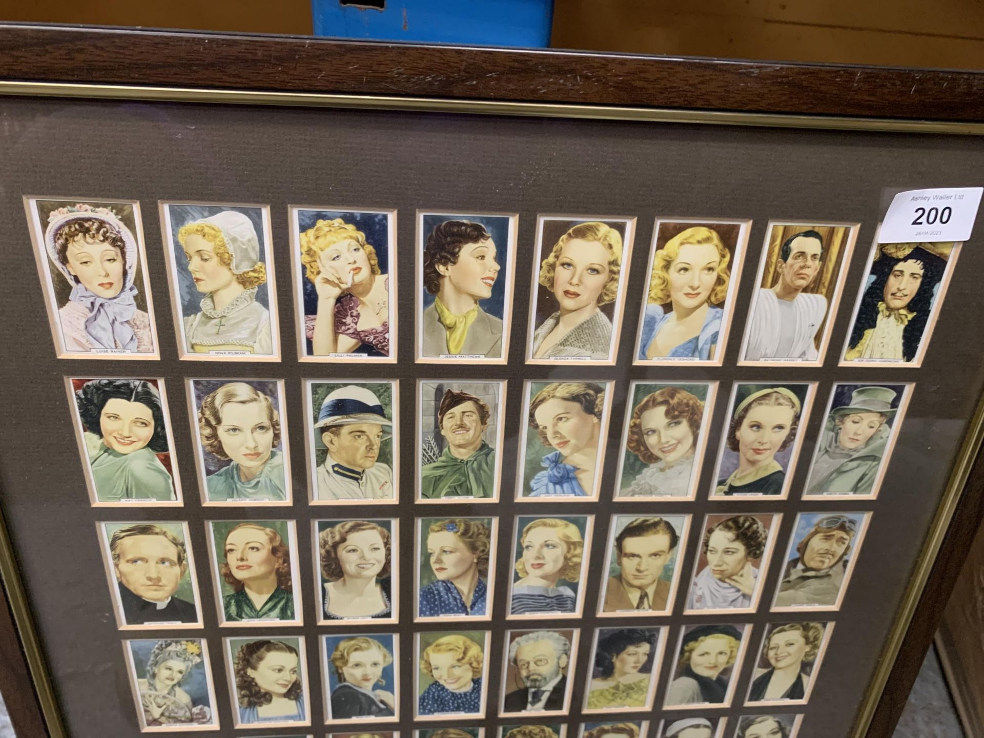 A FRAMED SET OF FILM STARS CIGARETTE CARDS - Bild 3 aus 3