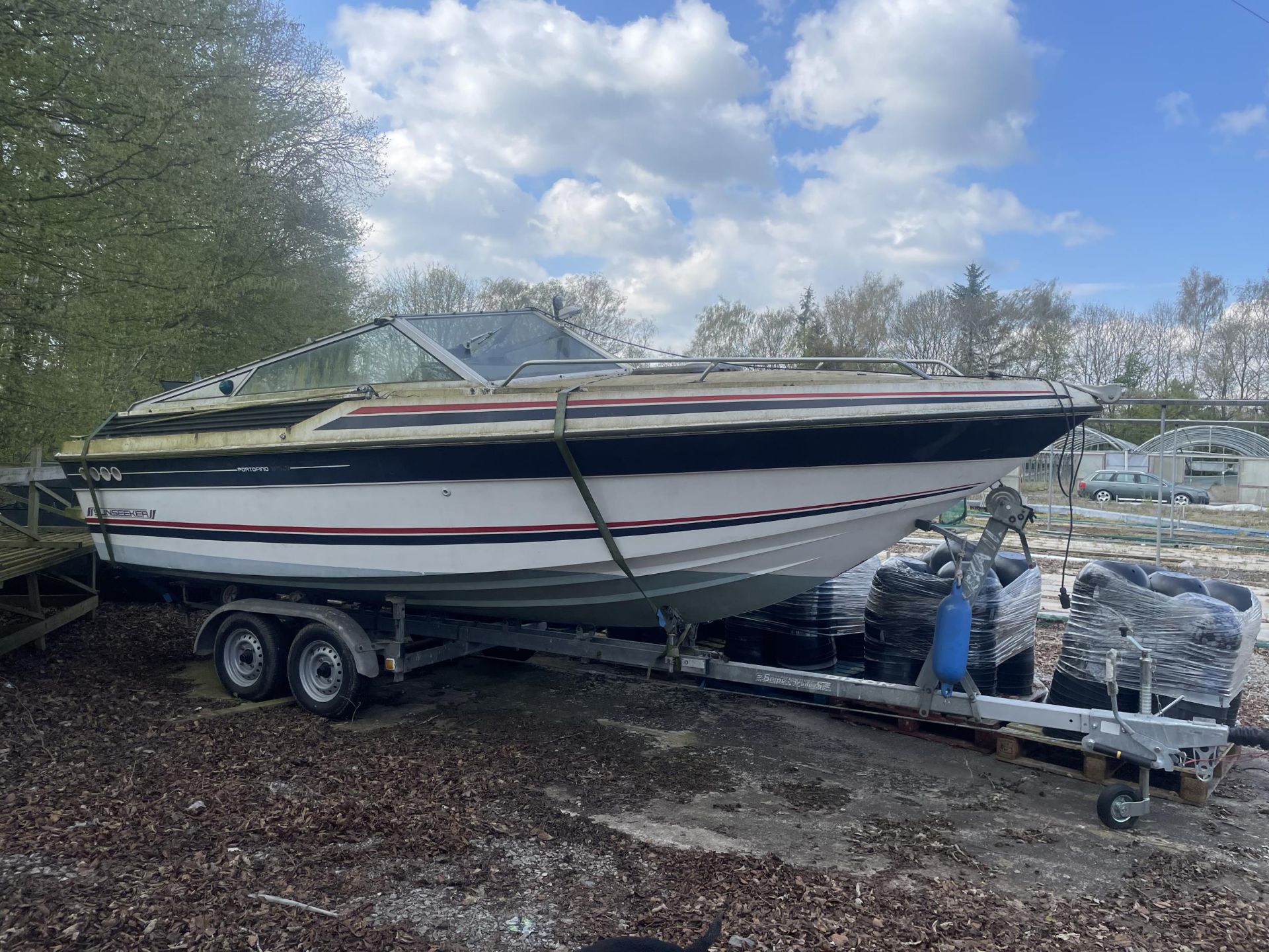 A SUNSEEKER PORTOFINO XPS21 MOTOR BOAT - A RESTORATION PROJECT, THE BOAT INCLUDES ITS MERCRUISER 3