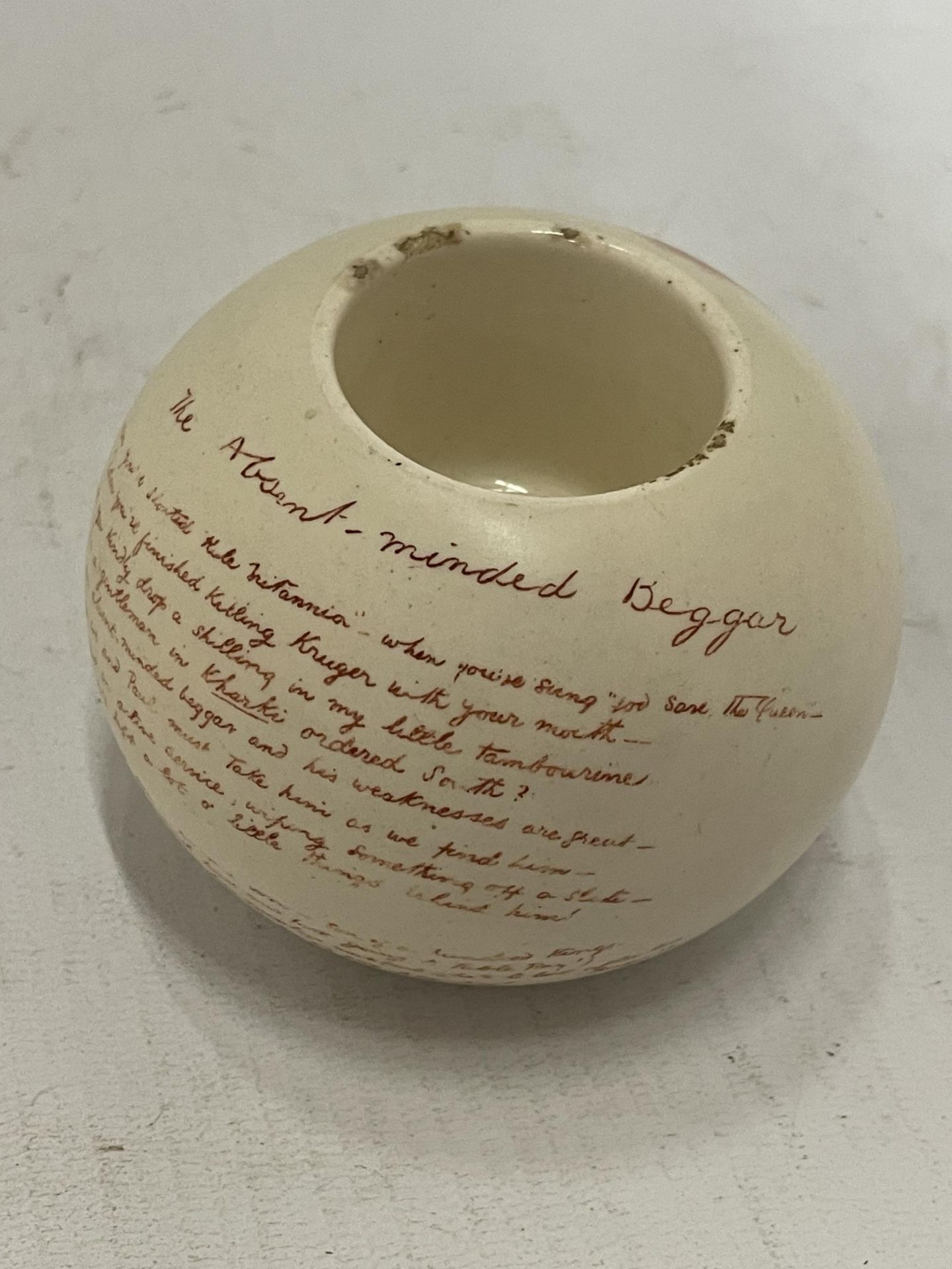 A MACINTYRE & CO 'ABSENT MINDED BEGGAR' CERAMIC POT - Image 2 of 3