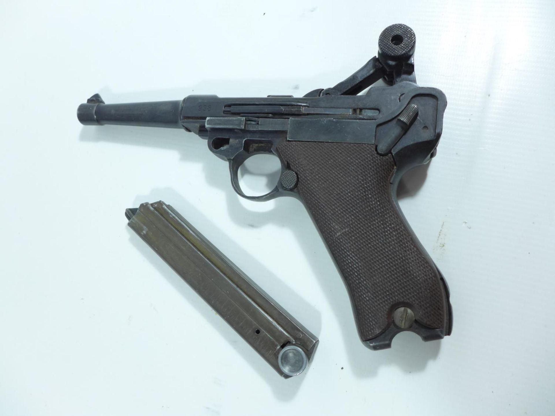 A REPLICA 9MM NON-FIRING LUGER AND PART OF A P38 (A/F) AND A BOKSON 4X15 TELESCOPIC SIGHT (3) - Image 3 of 4