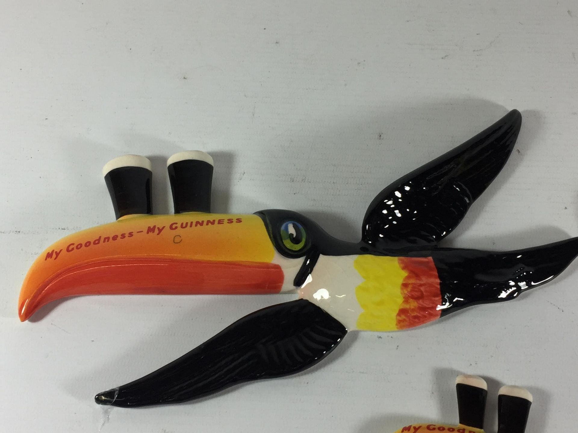 A SET OF THREE CARLTON WARE GUINESS TOUCANS - Image 3 of 5