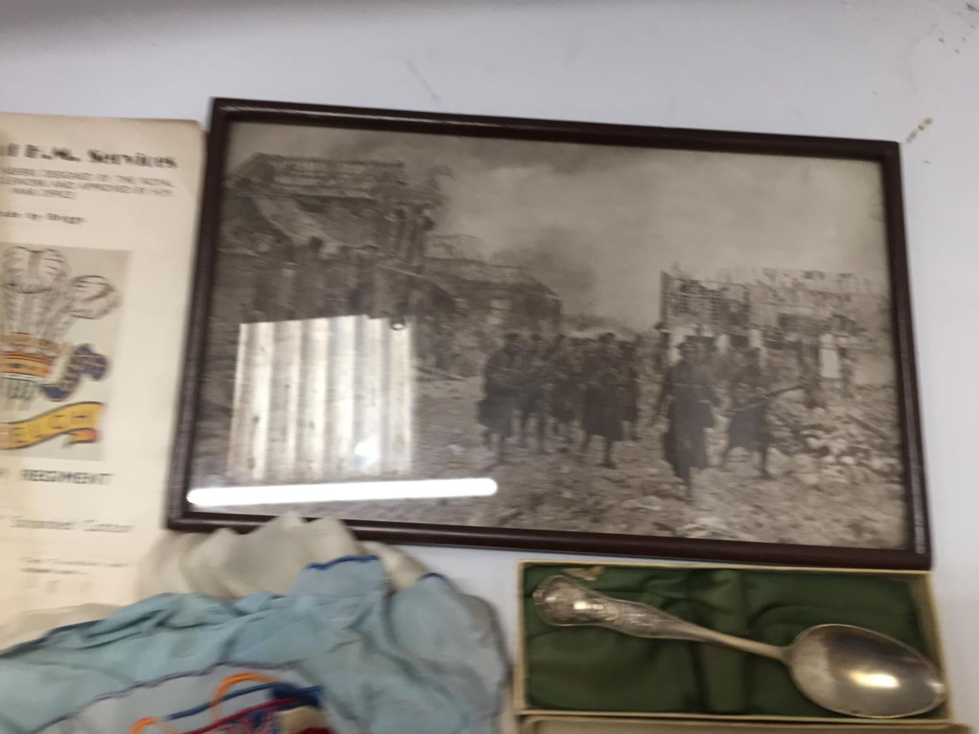 A COLLECTION OF WORLD WAR I EPHEMERA, FRAMED PICTURE OF BRITISH SOLDIERS, TWO SILK HANDKERCHIEFS, - Image 3 of 4