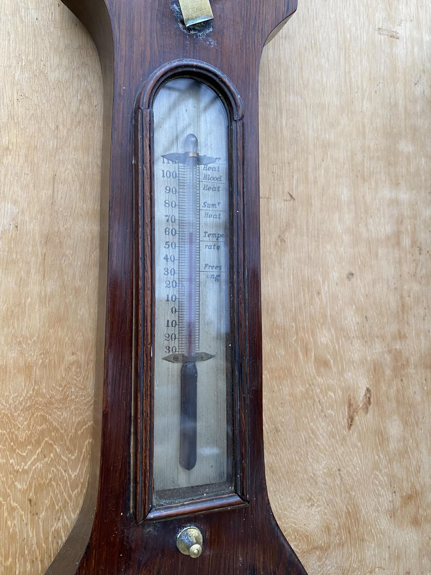 A VINTAGE OAK CASED BAROMETER - Image 3 of 3