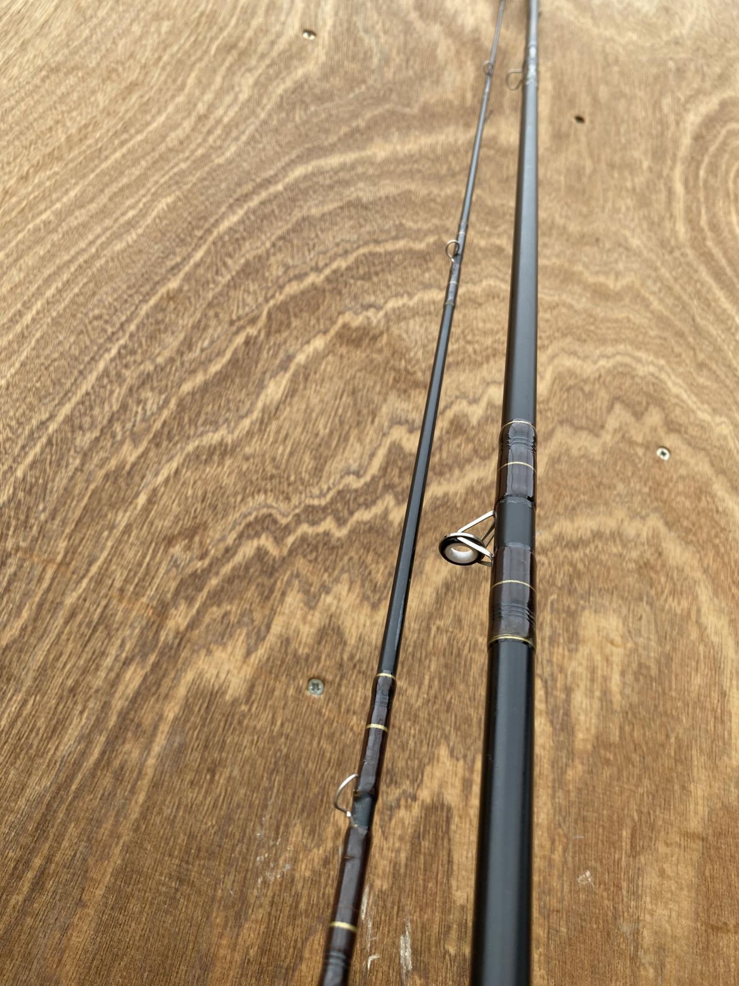 TWO FLY FISHING RODS CONSISTING OF AN ASTROBLACK 9'6" 8-9# AND A SHAKESPERE SIGMA GRAPHITE 8'10" 6- - Image 5 of 9