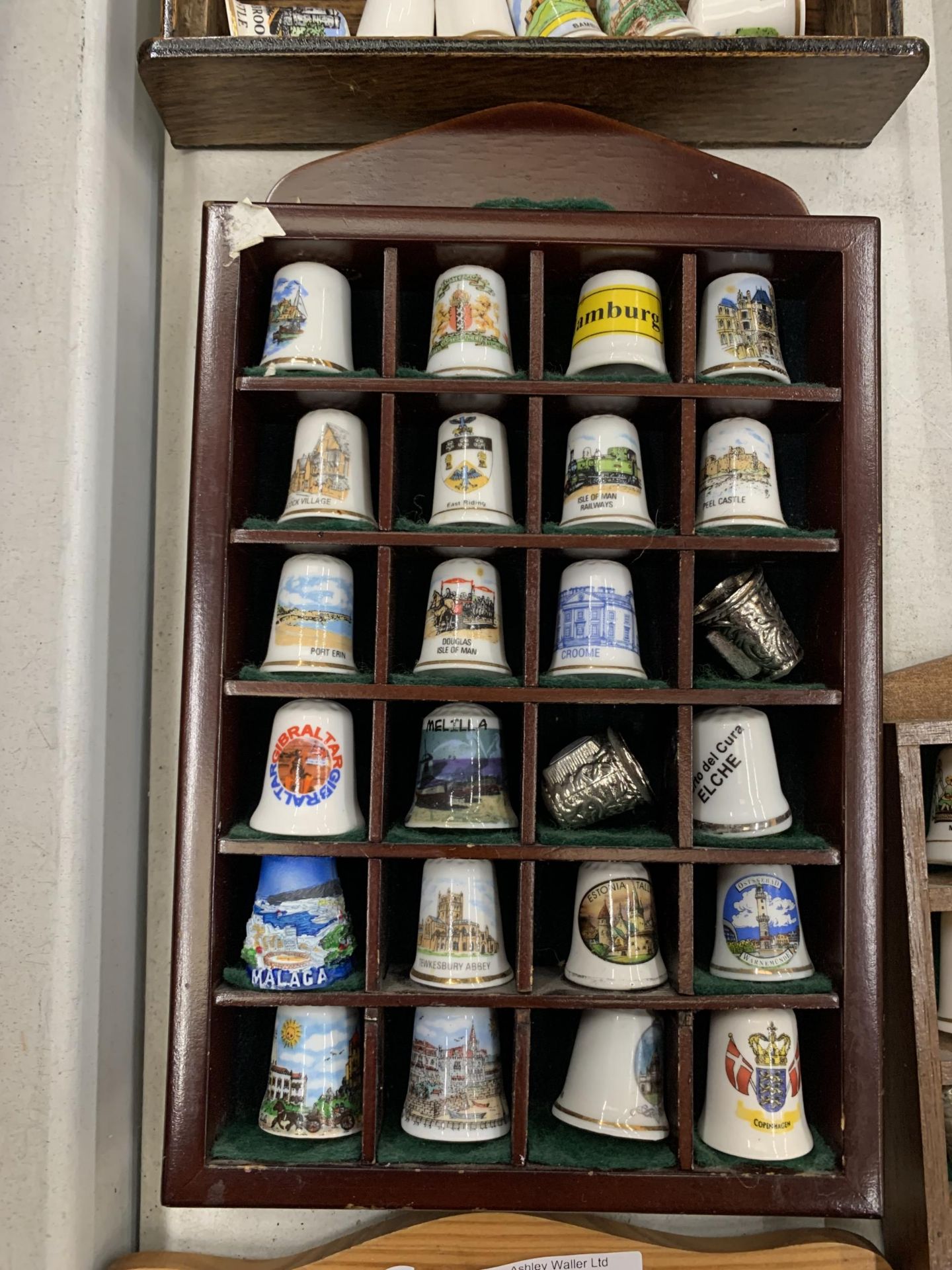 SIX WOODEN DISPLAYS OF CERAMIC THIMBLES - Image 5 of 7