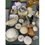 A MIXED GROUP OF CERAMICS, BISCUIT JAR, BOXED SET ETC