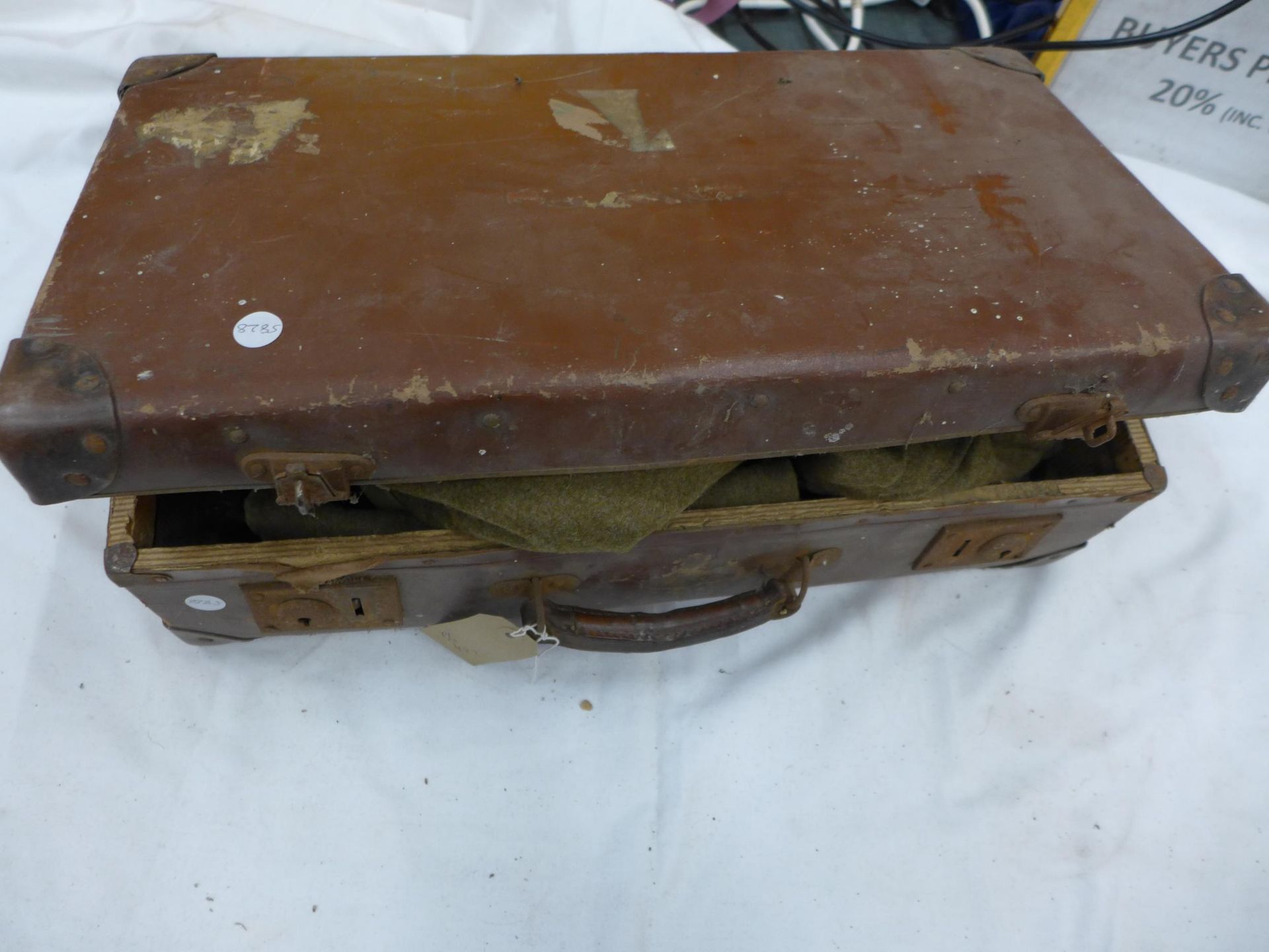 A BRITISH ARMY CORPORALS BATTLEDRESS, DATED 1946 AND A SUITCASE - Image 3 of 3