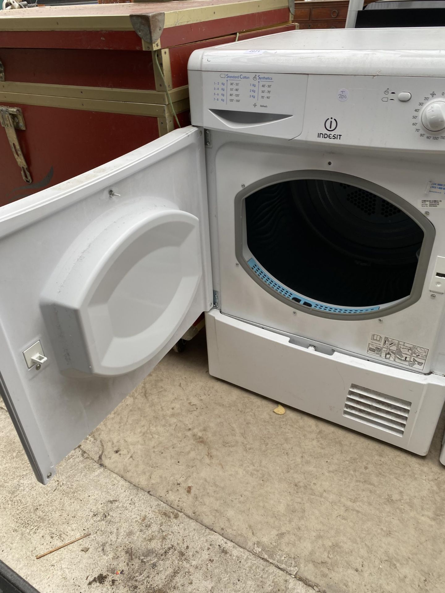 A WHITE INDESIT 8KG CONDENSOR DRYER - Image 2 of 2