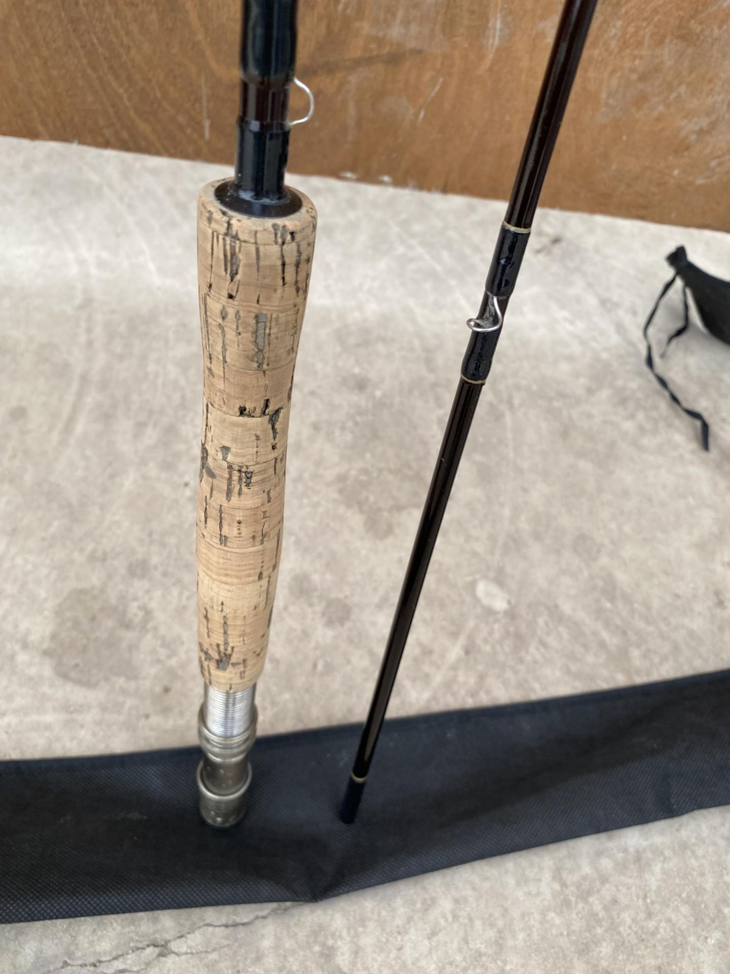 TWO FLY FISHING RODS CONSISTING OF AN ASTROBLACK 9'6" 8-9# AND A SHAKESPERE SIGMA GRAPHITE 8'10" 6- - Image 9 of 9