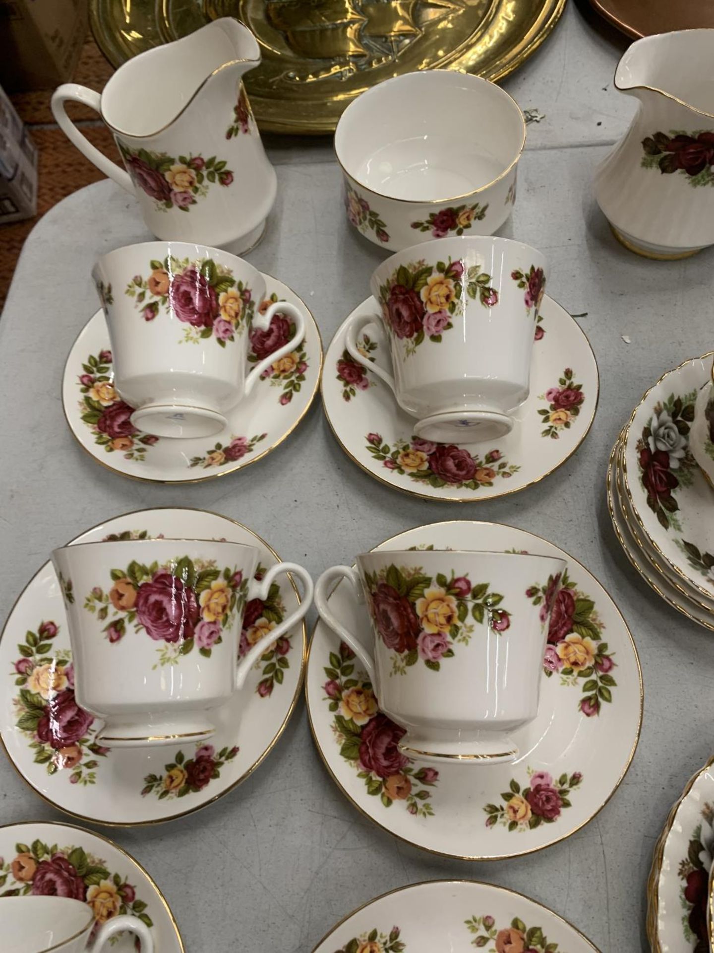 A QUANTITY OF TEAWARE TO INCLUDE ROYAL IMPERIAL CUPS, SAUCERS AND CREAM JUG, PLUS COUNTRY ROSE STYLE - Image 3 of 6