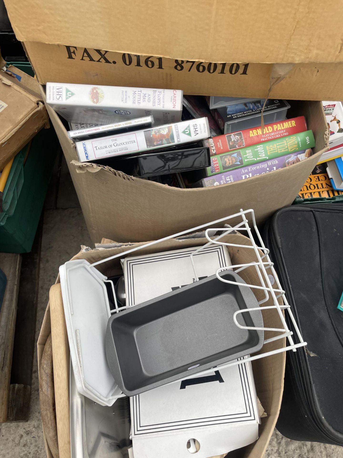 AN ASSORTMENT OF HOUSEHOLD CLEARANCE ITEMS TO INCLUDE BOOKS AND VHS'S ETC - Image 3 of 4