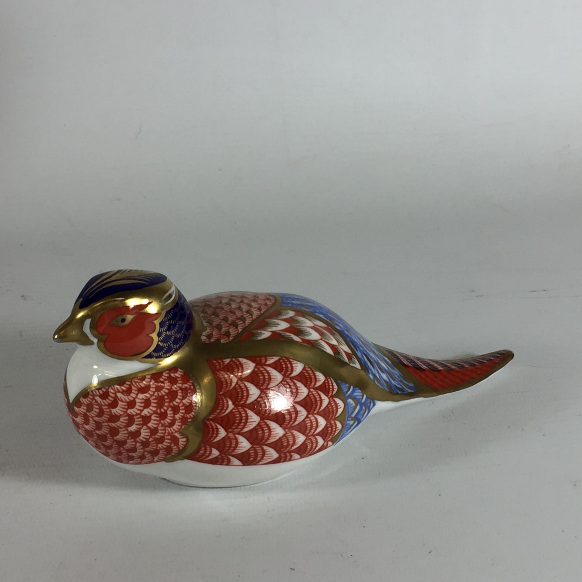 A ROYAL CROWN DERBY PHEASANT PAPERWEIGHT, NO STOPPER