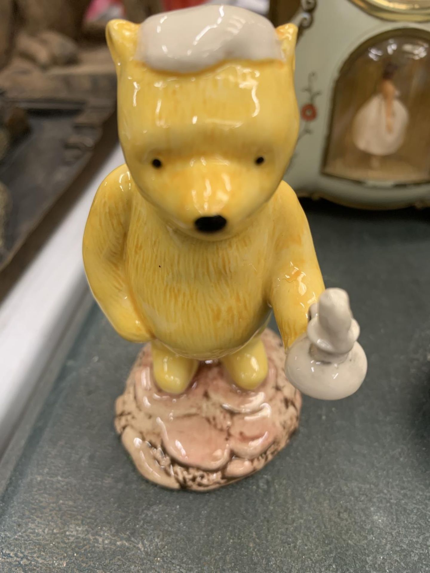 A COLLECTION OF ROYAL DOULTON FIGURES TO INCLUDE WINNIE-THE-POOH, PIGLET, PLUS AND AN UNMARKED - Image 4 of 6