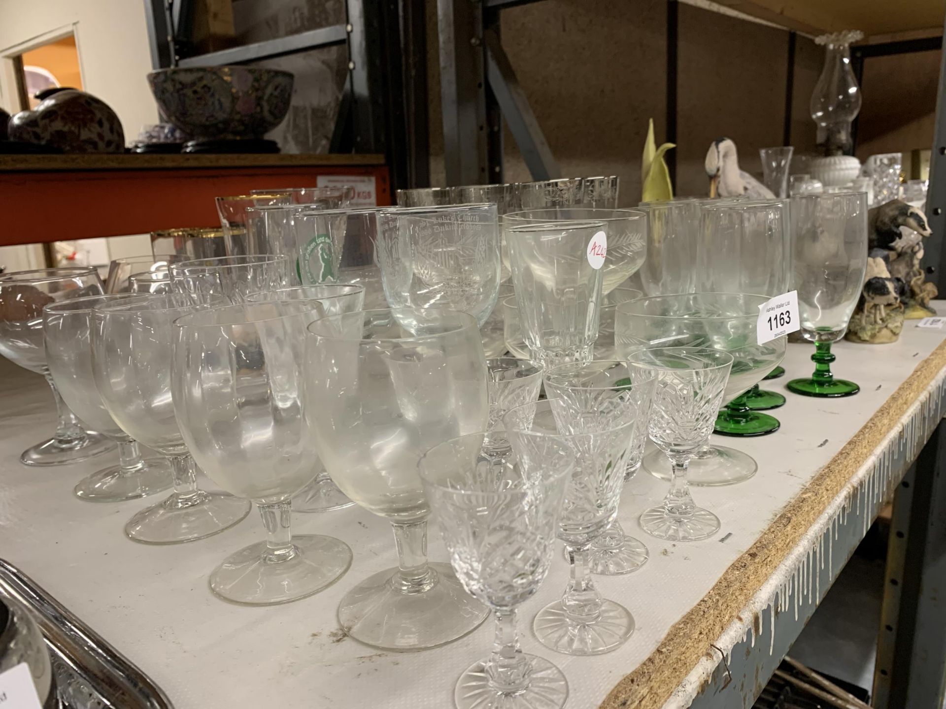 A QUANTITY OF GLASSES TO INCLUDE CHAMPAGNE FLUTES, SHERRY, PORT, DESSERT BOWLS, ETC - Image 2 of 4